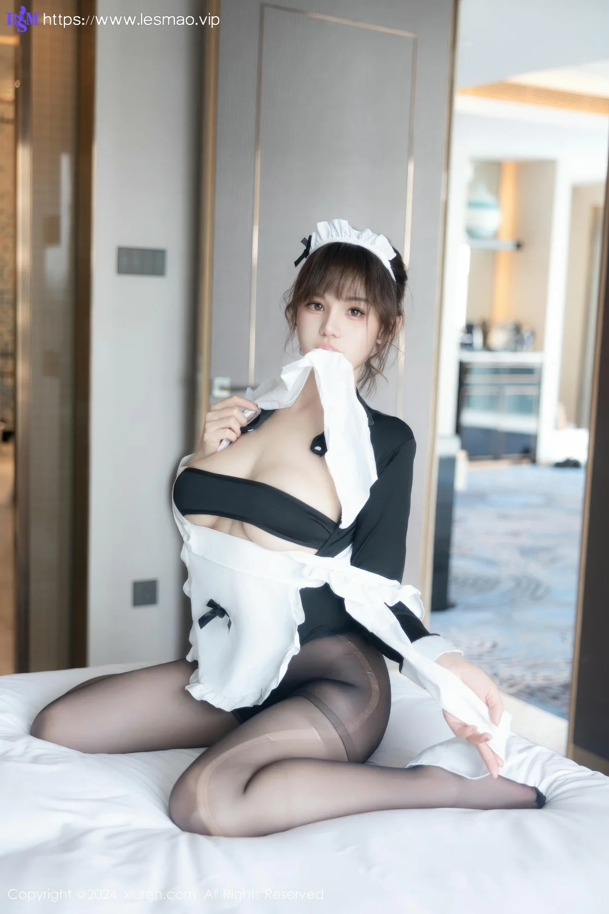 XiuRen 秀人 No.9476 香澄在东京 女仆黑丝制服 - 33