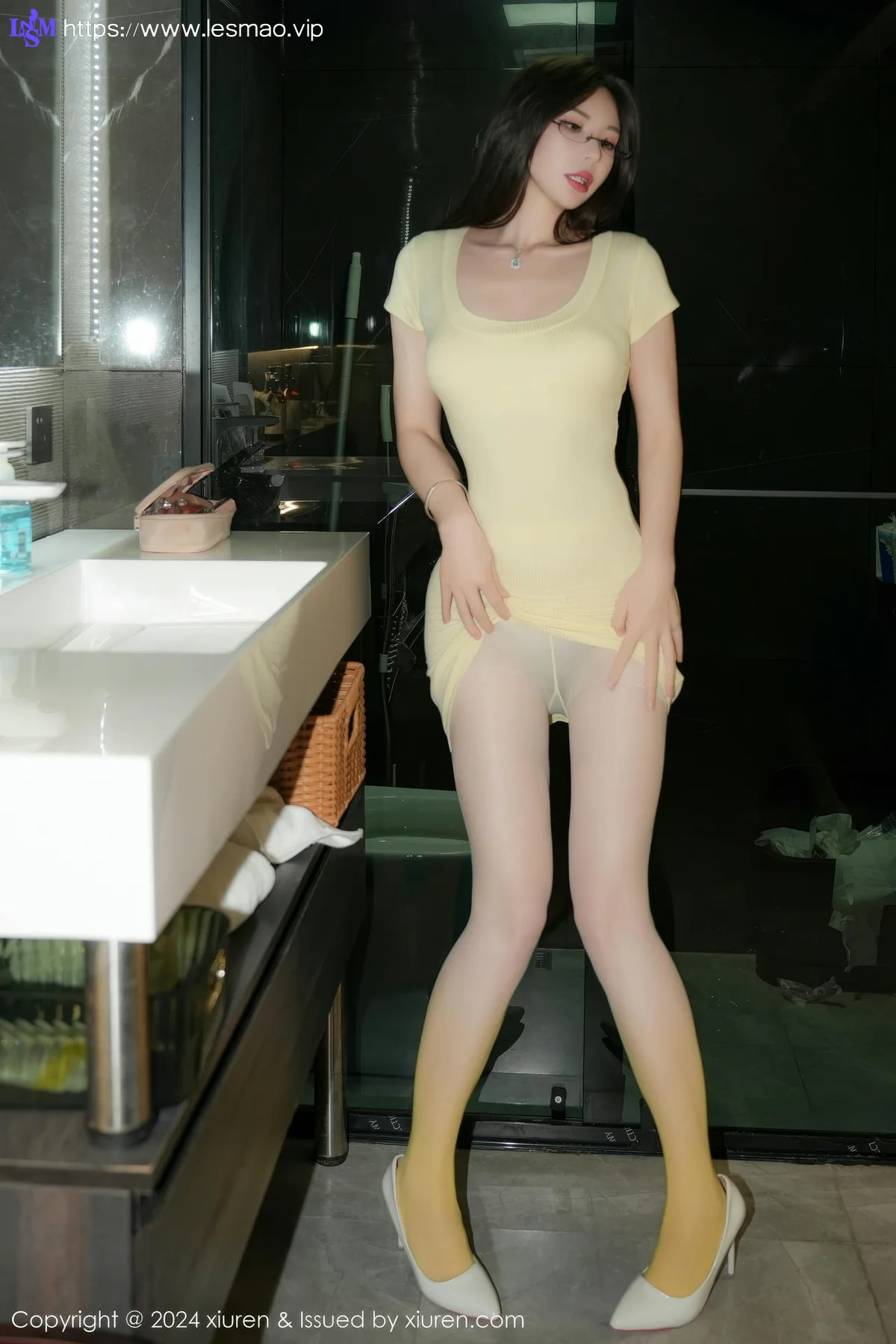 XiuRen 秀人 No.9495 曼柔 翘臀玉背私房美腿 - 14