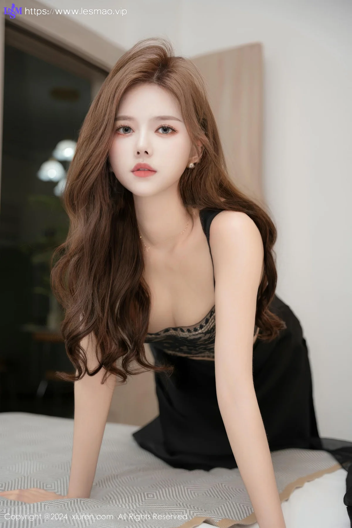 XiuRen 秀人 No.9511 拍黄瓜girl 妩媚蕾丝美腿 - 18