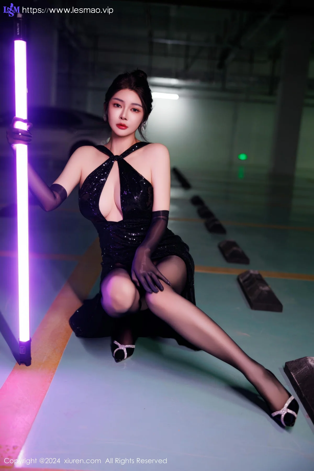 XiuRen 秀人 No.9512 凯竹Quinn酥胸美乳套图 - 15