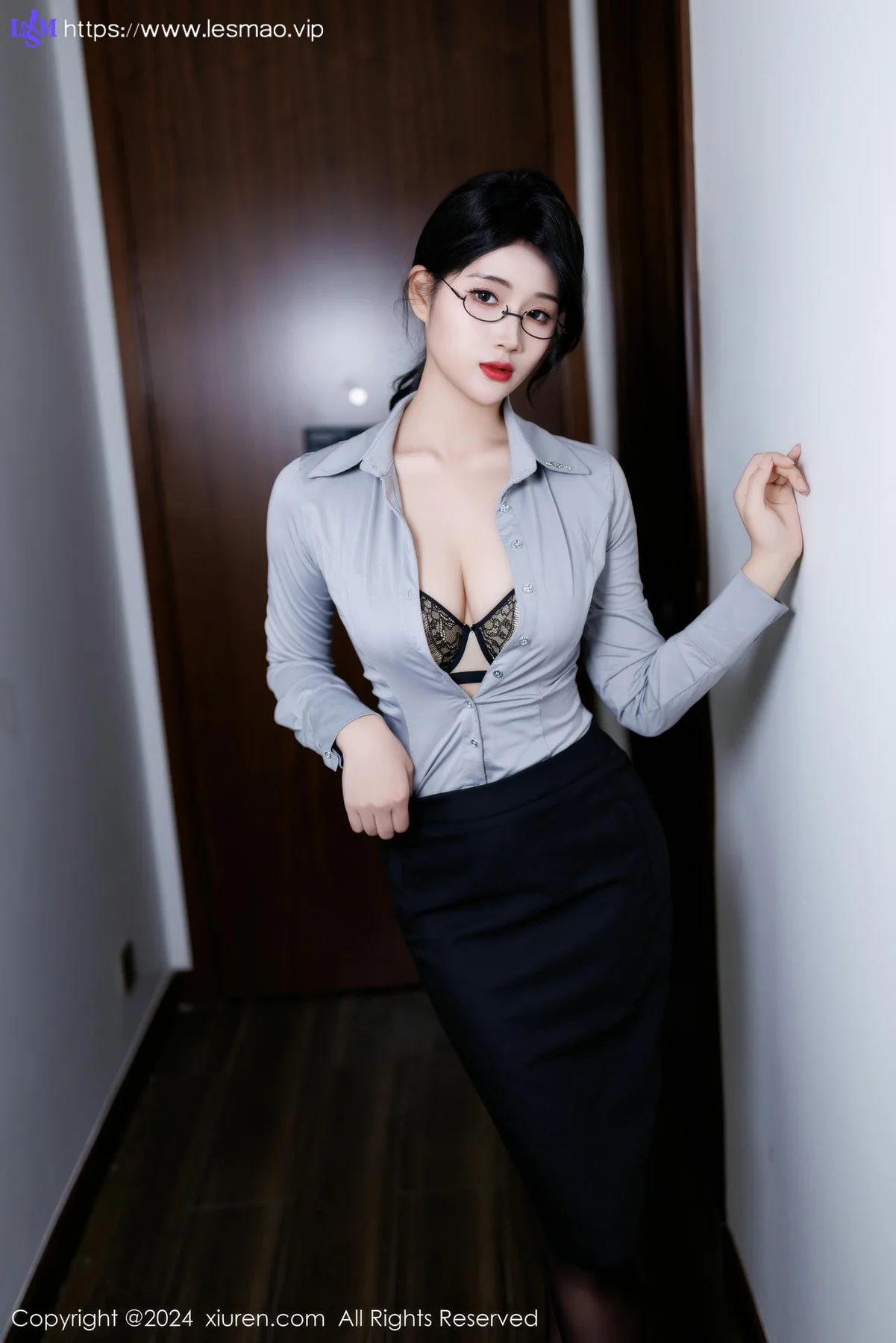 XiuRen 秀人 No.9567 南乔 性感黑色短裙 - 36