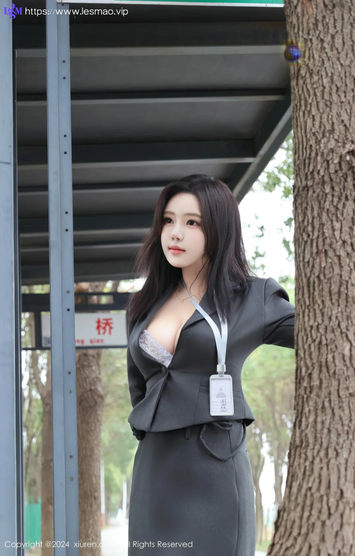 XiuRen 秀人 No.9595 小薯条nienie 灰色丝袜街拍外景 - 33