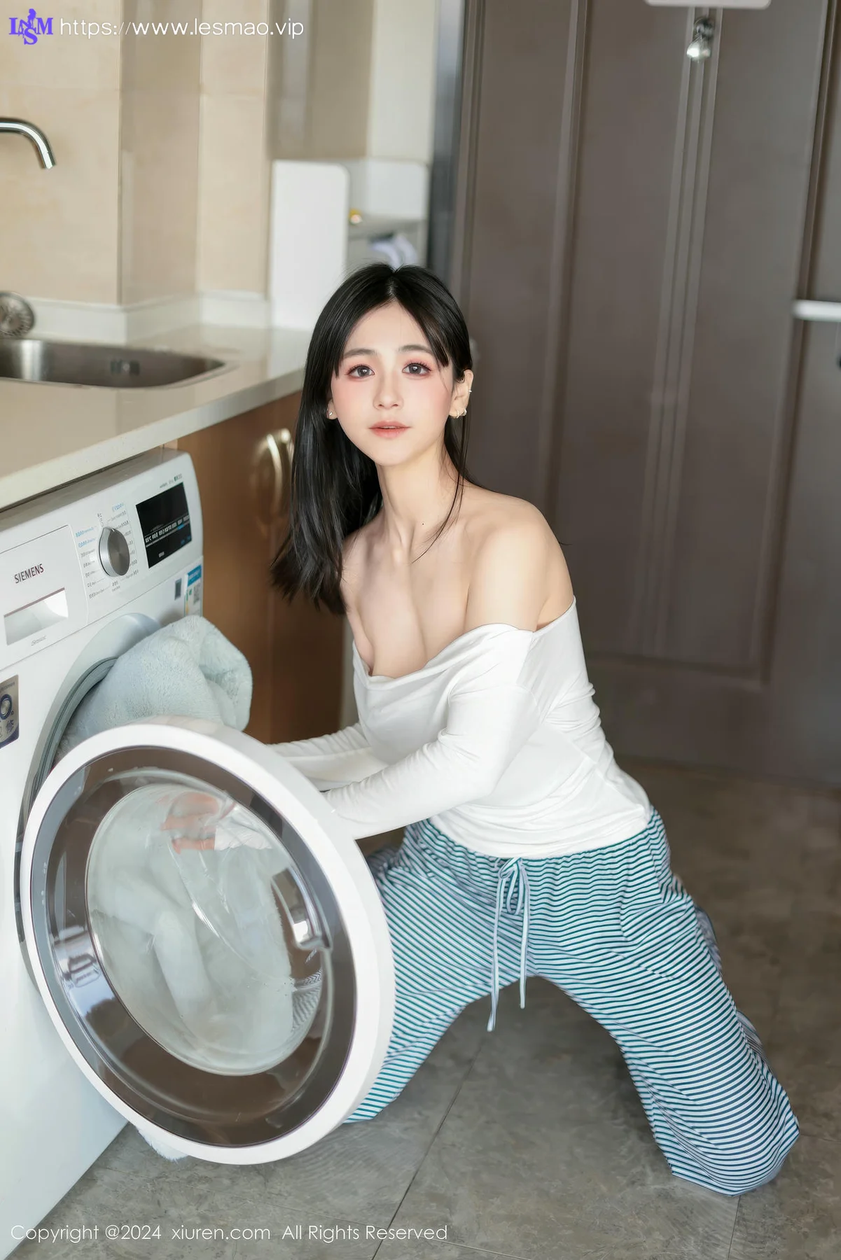 XiuRen 秀人 No.9605 奶芙乔乔 玉体翘臀黑丝 - 25