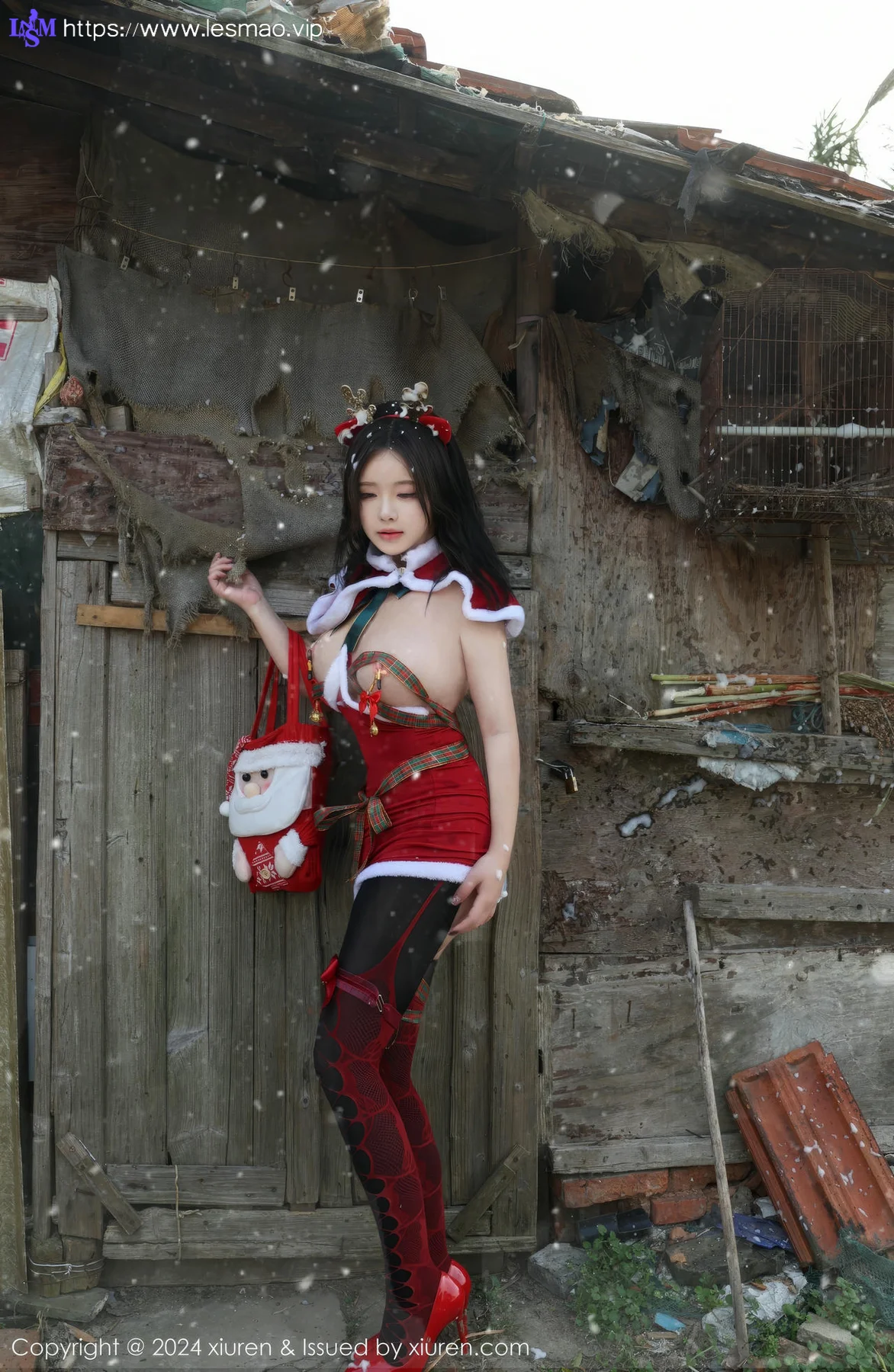 XiuRen 秀人 No.9630 小薯条nienie 户外节日写真 - 32