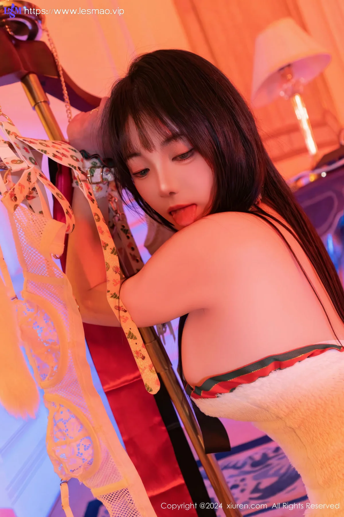 XiuRen 秀人 No.9638 软情  捆绑萝莉节日 - 17