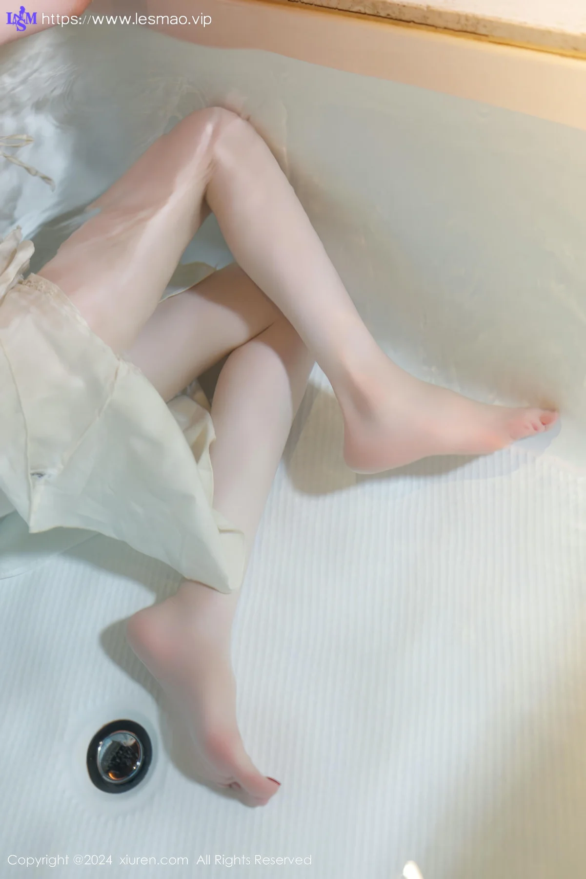 XiuRen 秀人 No.9643 梦心玥 旅拍玉体写真 - 41