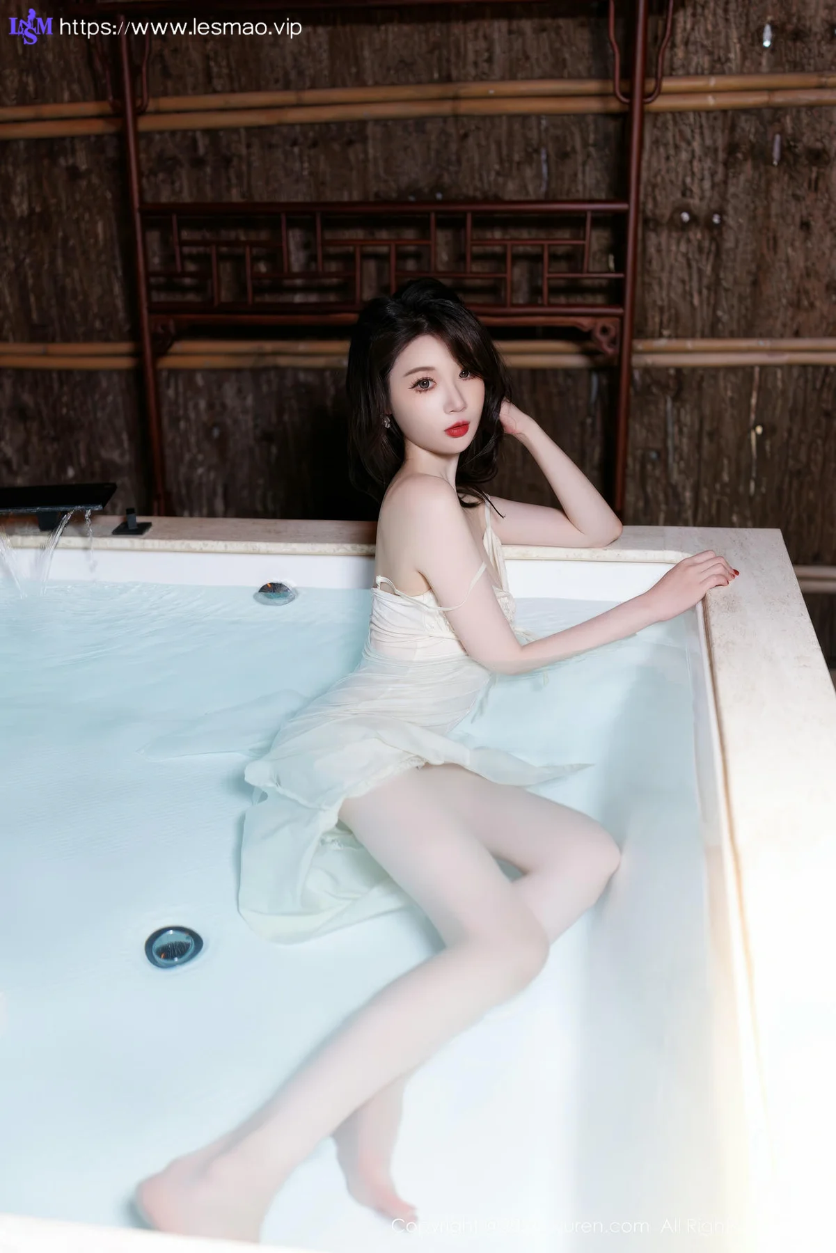 XiuRen 秀人 No.9643 梦心玥 旅拍玉体写真 - 45