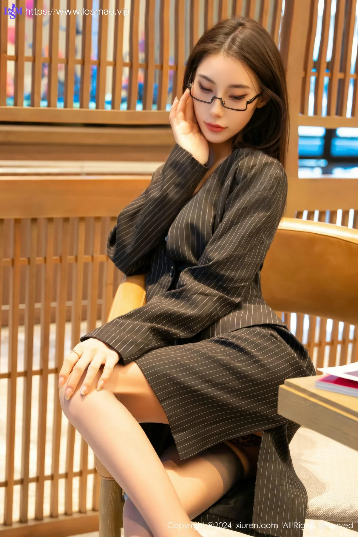XiuRen 秀人 No.9647 lingyu69 街拍ol办公制服 - 22