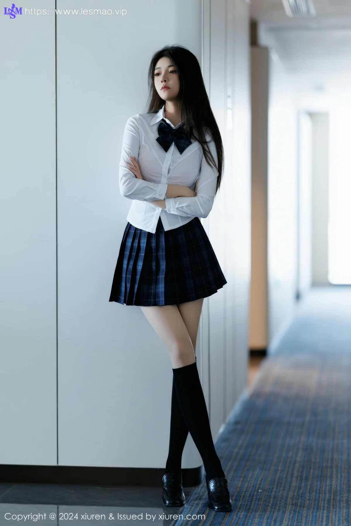 XiuRen 秀人 No.9682 初梦瑶 校园少女制服短裙 - 3