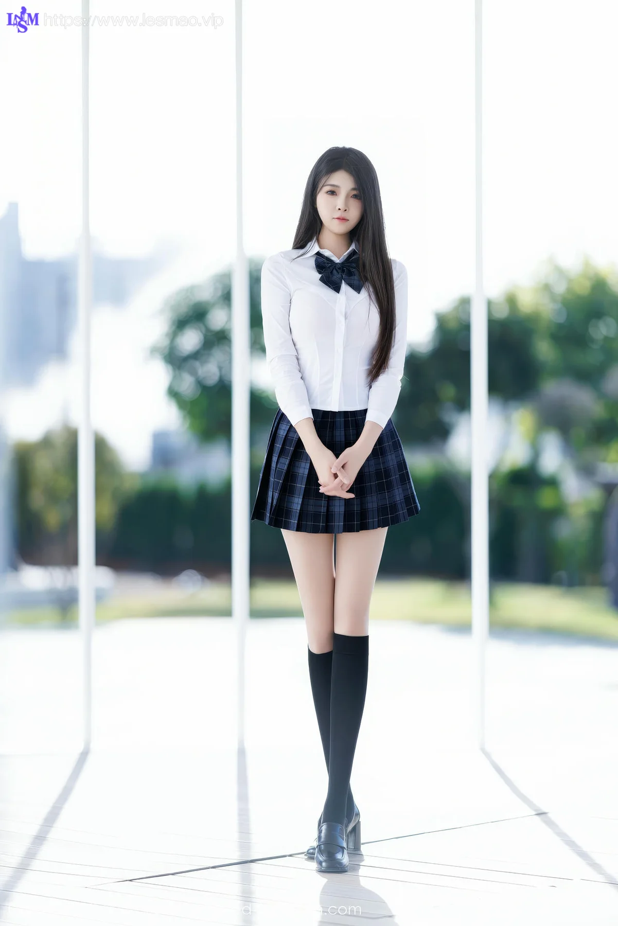 XiuRen 秀人 No.9682 初梦瑶 校园少女制服短裙 - 11