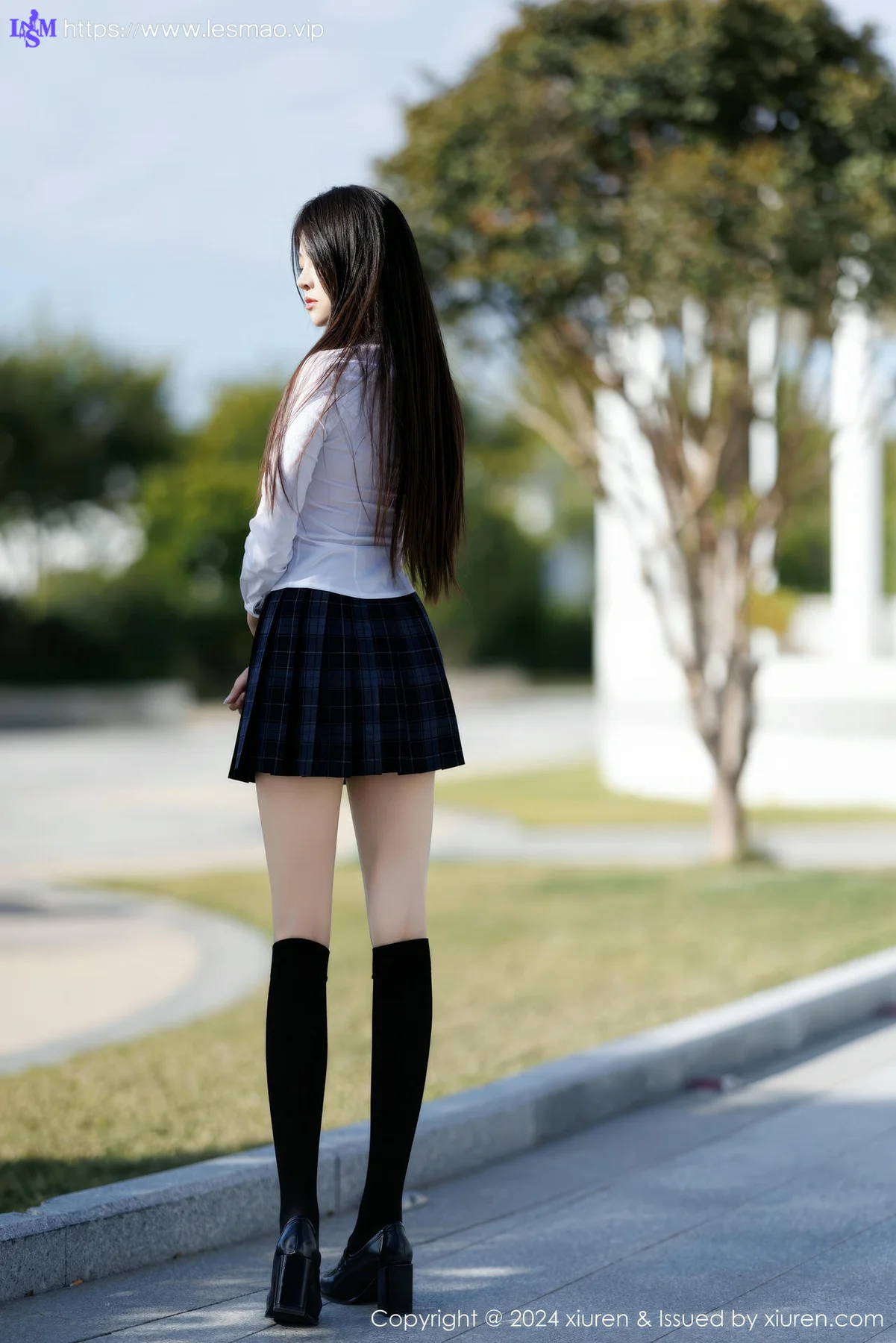 XiuRen 秀人 No.9682 初梦瑶 校园少女制服短裙 - 16