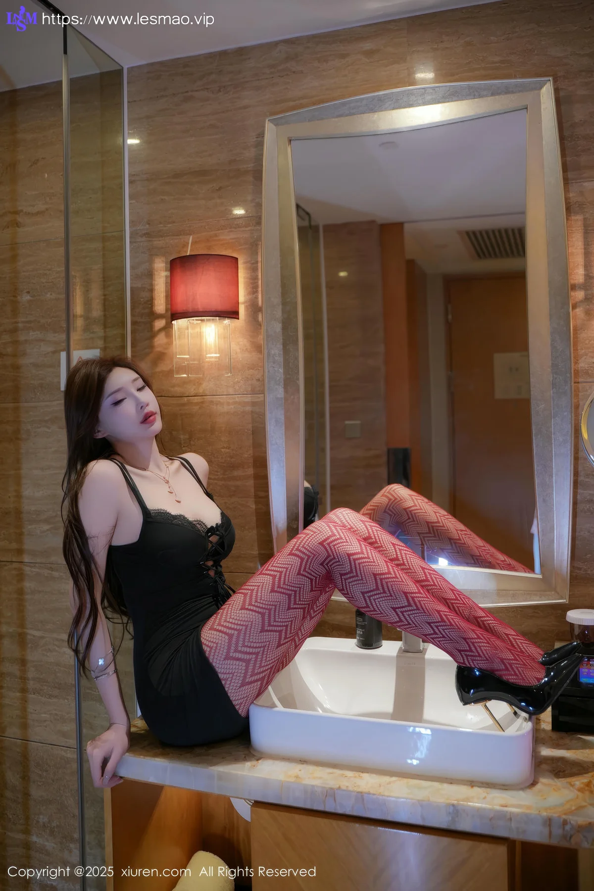 XiuRen 秀人 No.9697 Carol周妍希X 熟女乳贴高跟美腿 - 25