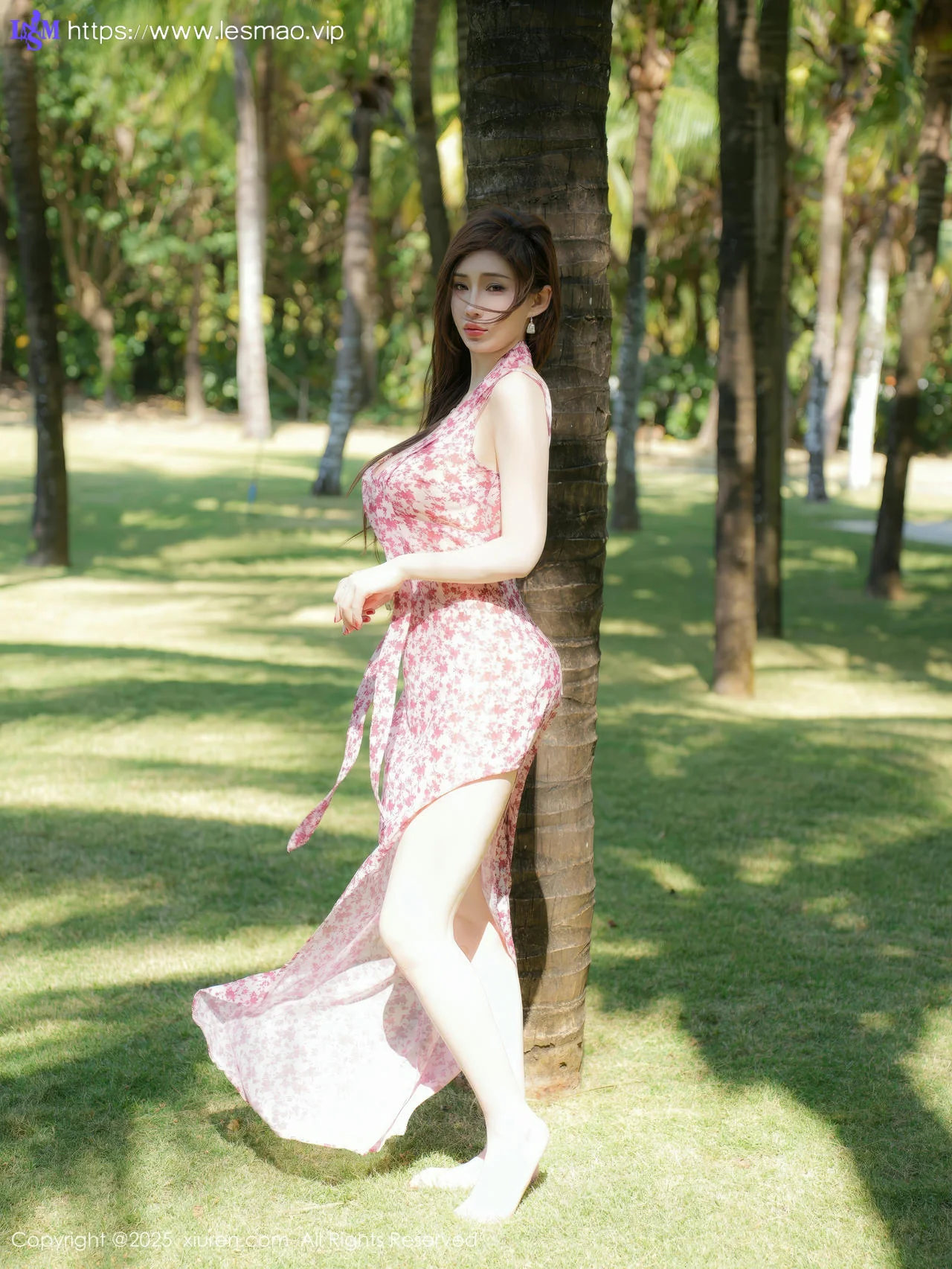 XiuRen 秀人 No.9736 Caro周妍希 户外美裙写真 - 19