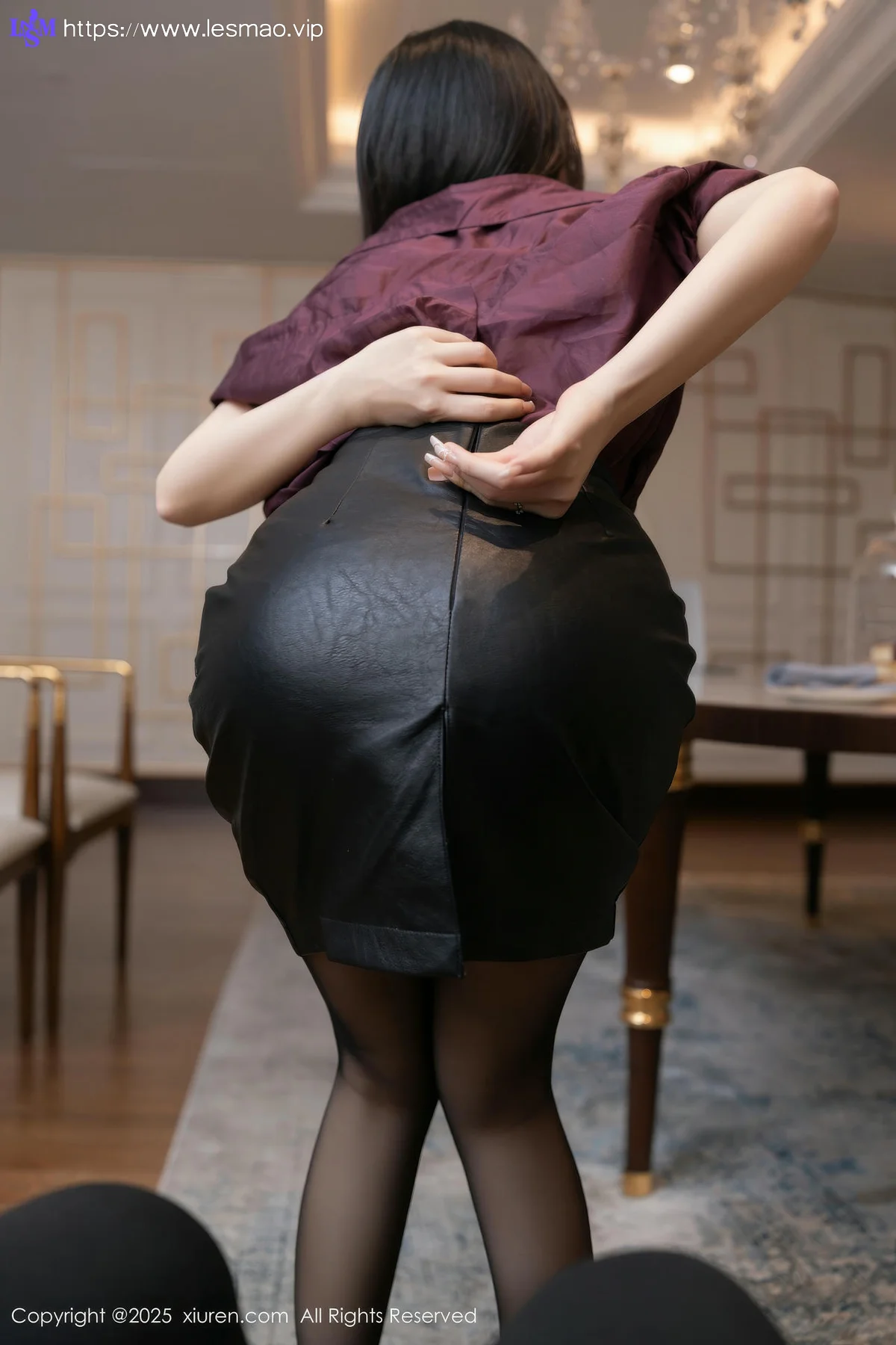 XiuRen 秀人 No.9744 鱼子酱Fish 短裙黑丝玉足 - 34