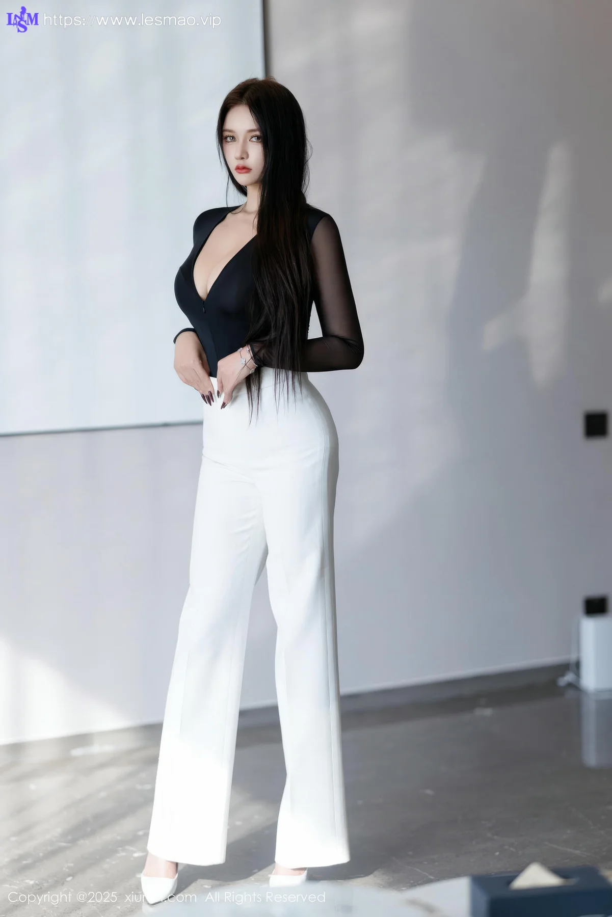 XiuRen 秀人 No.9755 娜比 妩媚爆乳连体衣 - 35