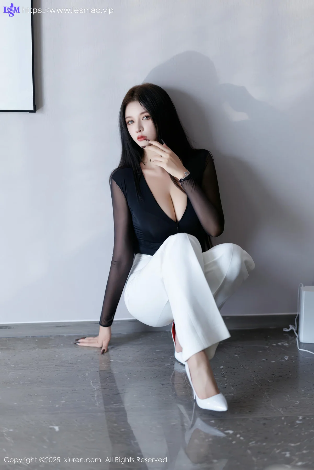 XiuRen 秀人 No.9755 娜比 妩媚爆乳连体衣 - 41