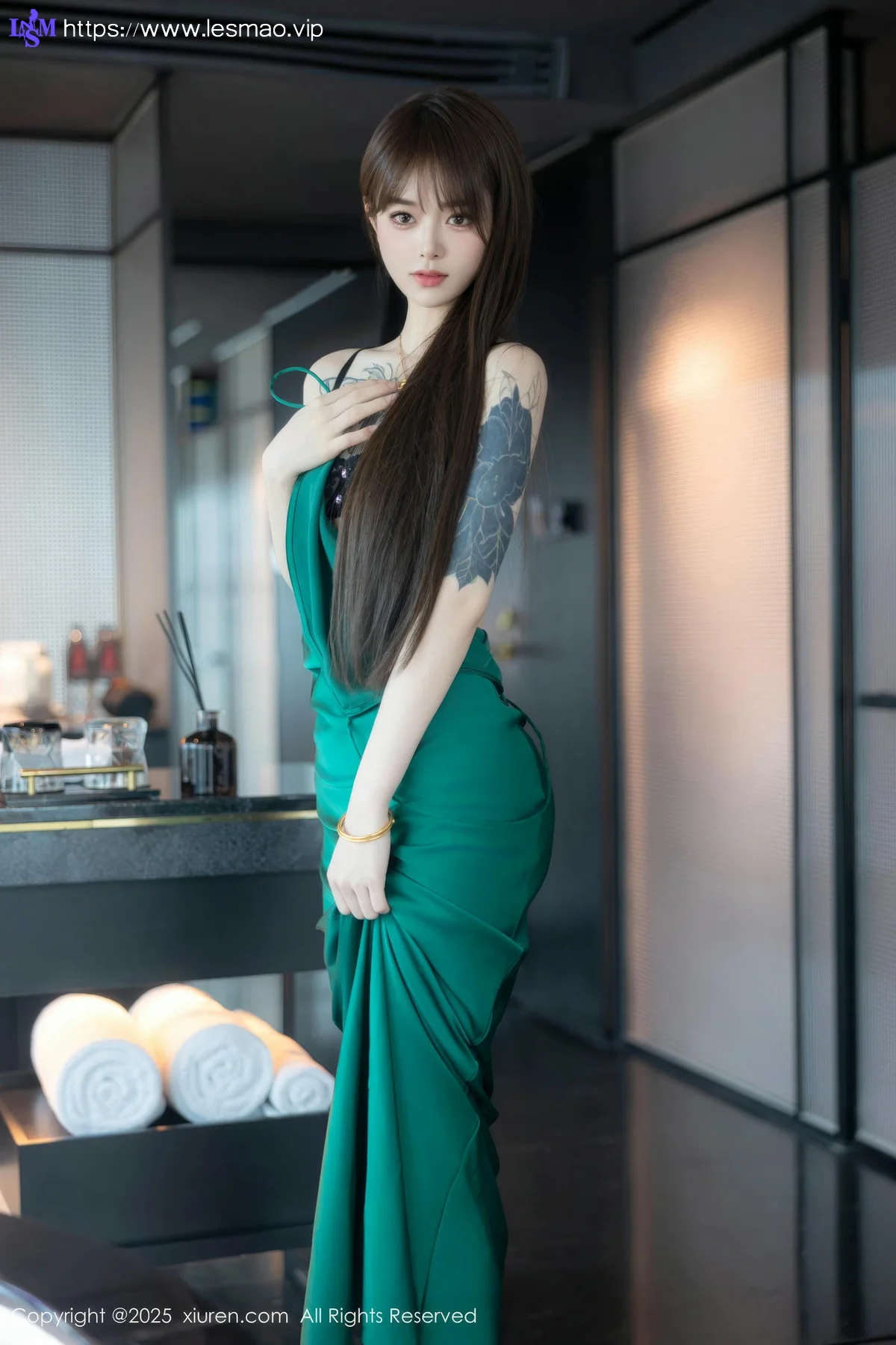 XiuRen 秀人 No.9803 奶瓶长腿礼裙气质美女 - 18