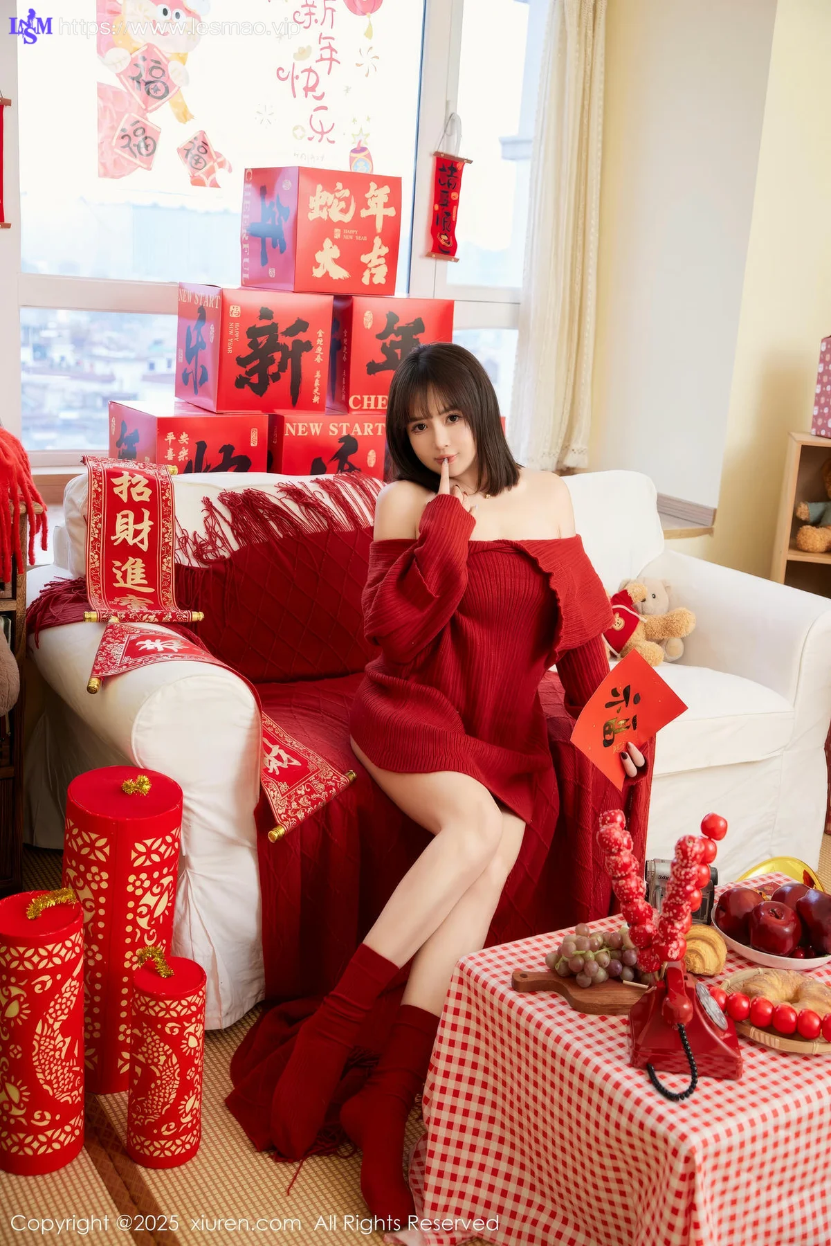 XiuRen 秀人 No.9818 养乐多Doll 节日写真 - 15