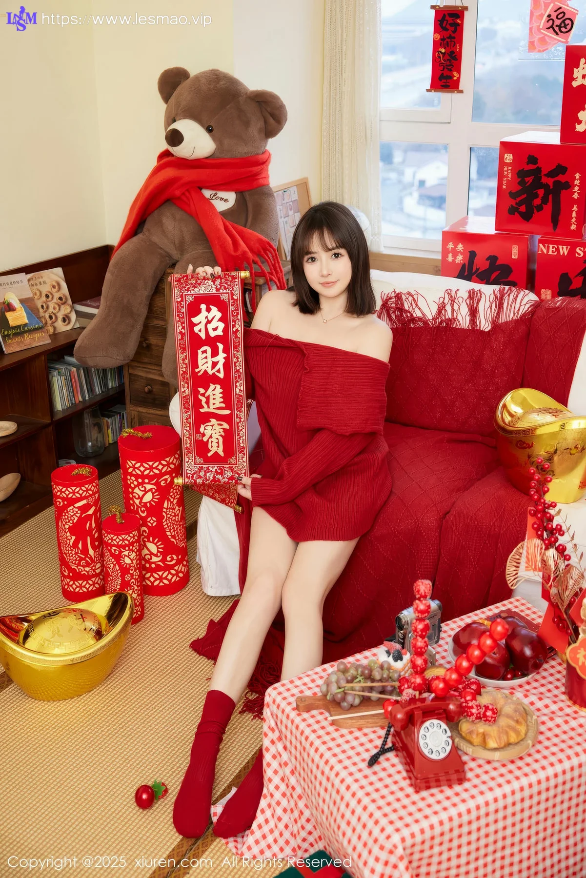 XiuRen 秀人 No.9818 养乐多Doll 节日写真 - 25