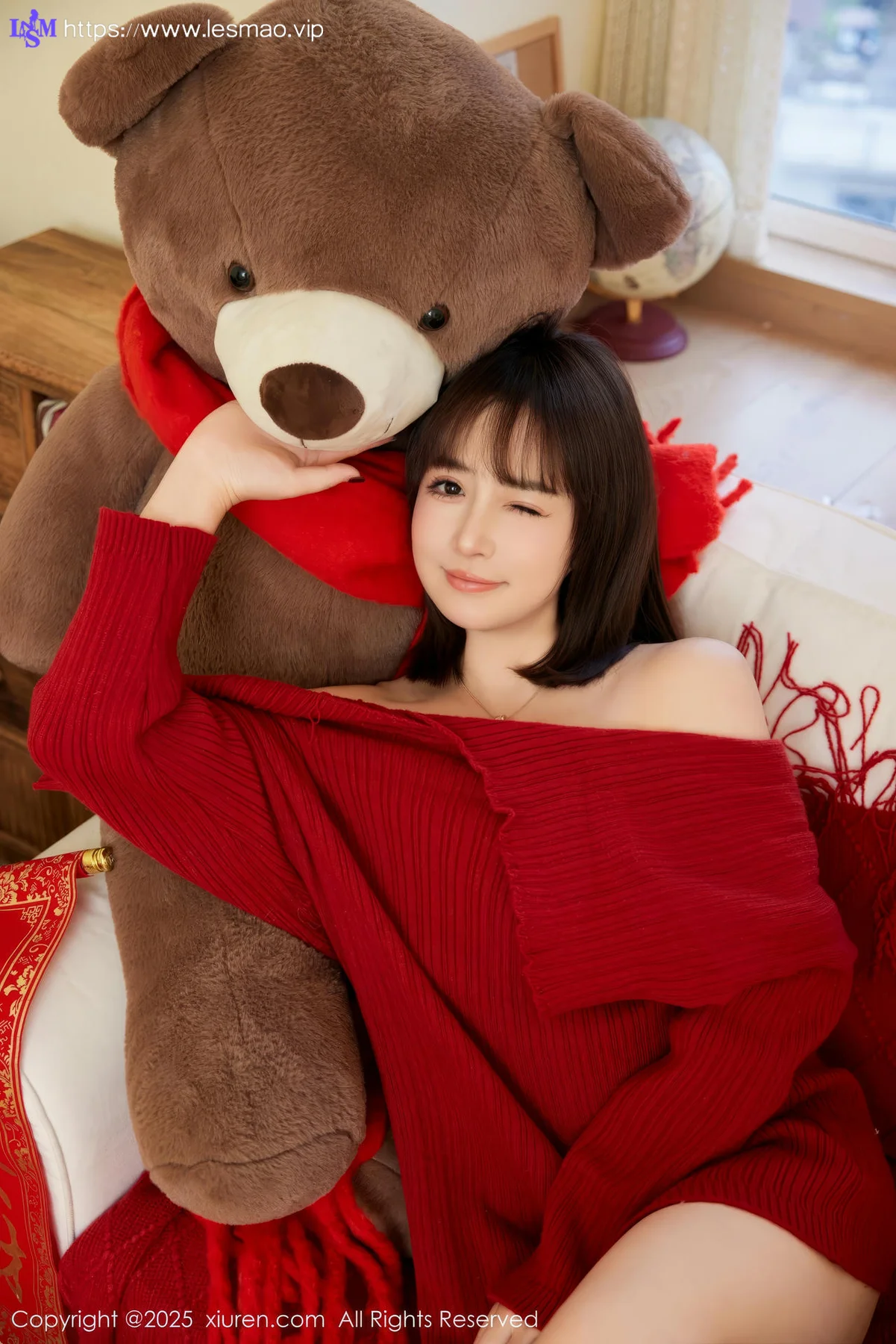 XiuRen 秀人 No.9818 养乐多Doll 节日写真 - 27