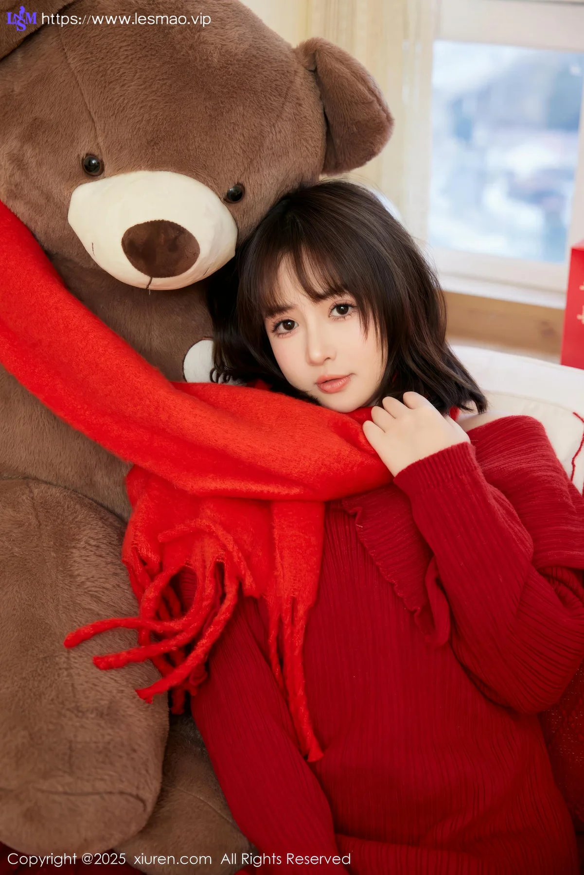XiuRen 秀人 No.9818 养乐多Doll 节日写真 - 31