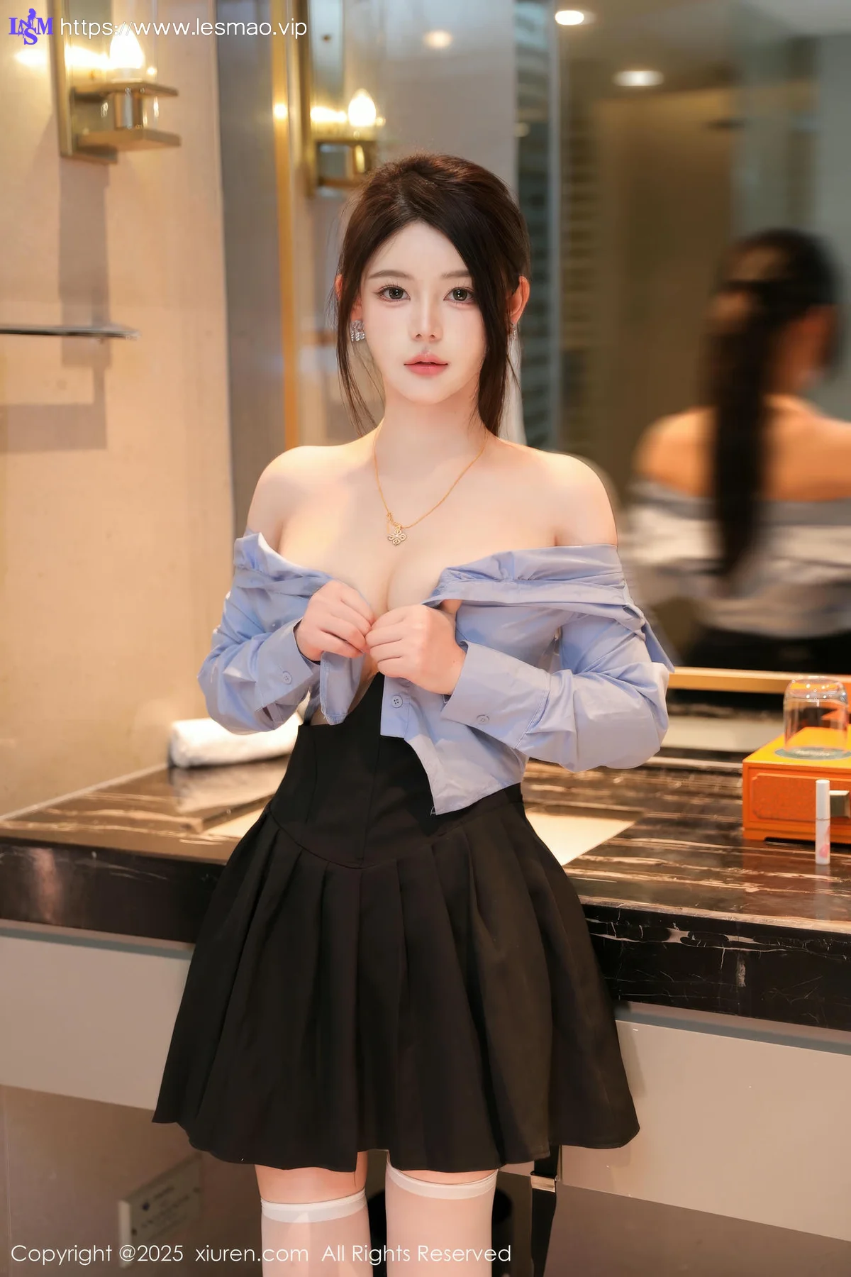 XiuRen 秀人 No.9819 爱酱里 白丝萝莉少女 - 25