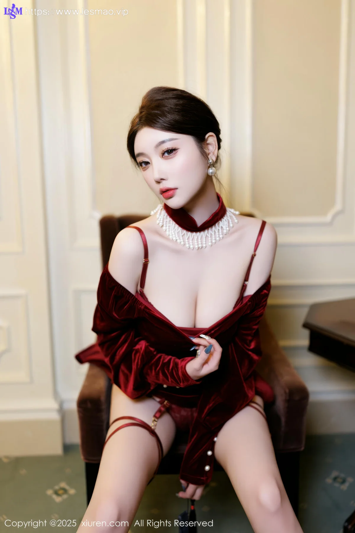 XiuRen 秀人 No.9831 杨晨晨Yome 性感旗袍私房 - 32