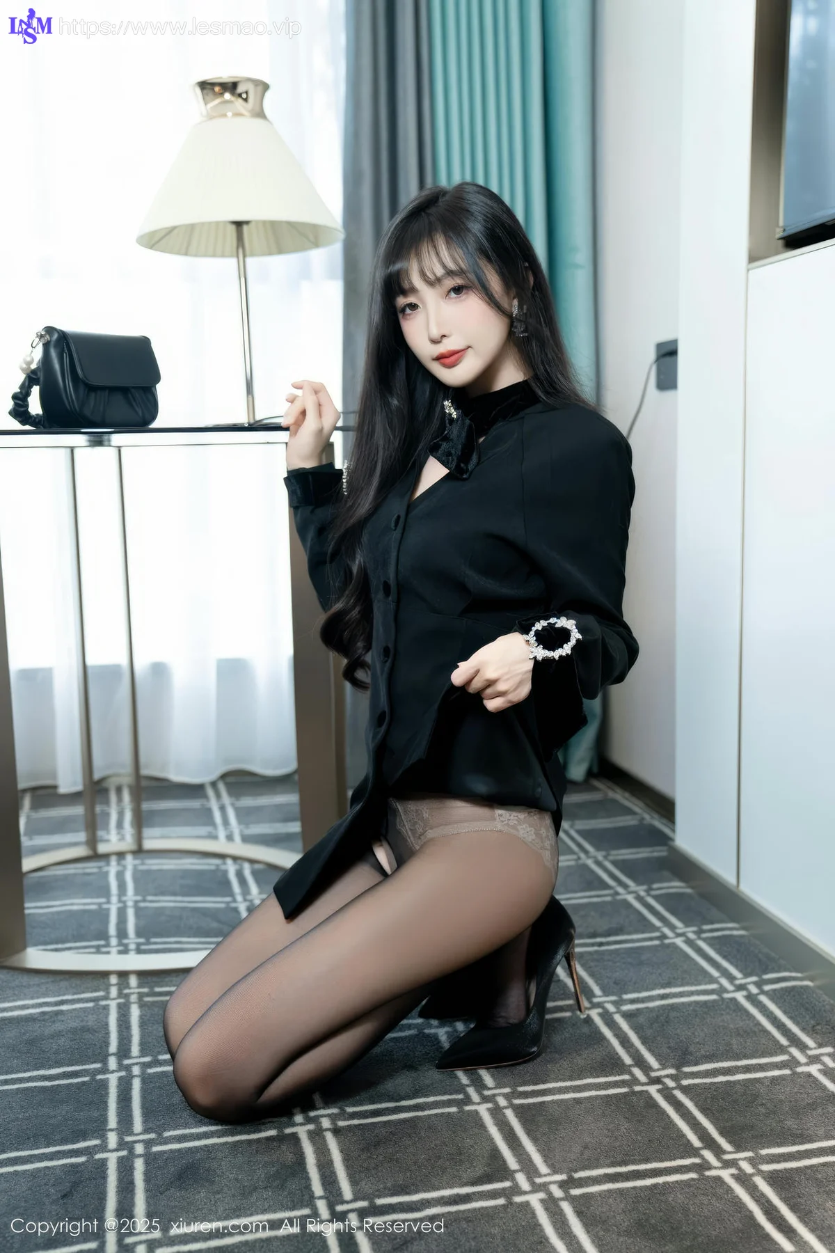 XiuRen 秀人 No.9918 樱桃小阑子 香肩丝袜美腿 - 23