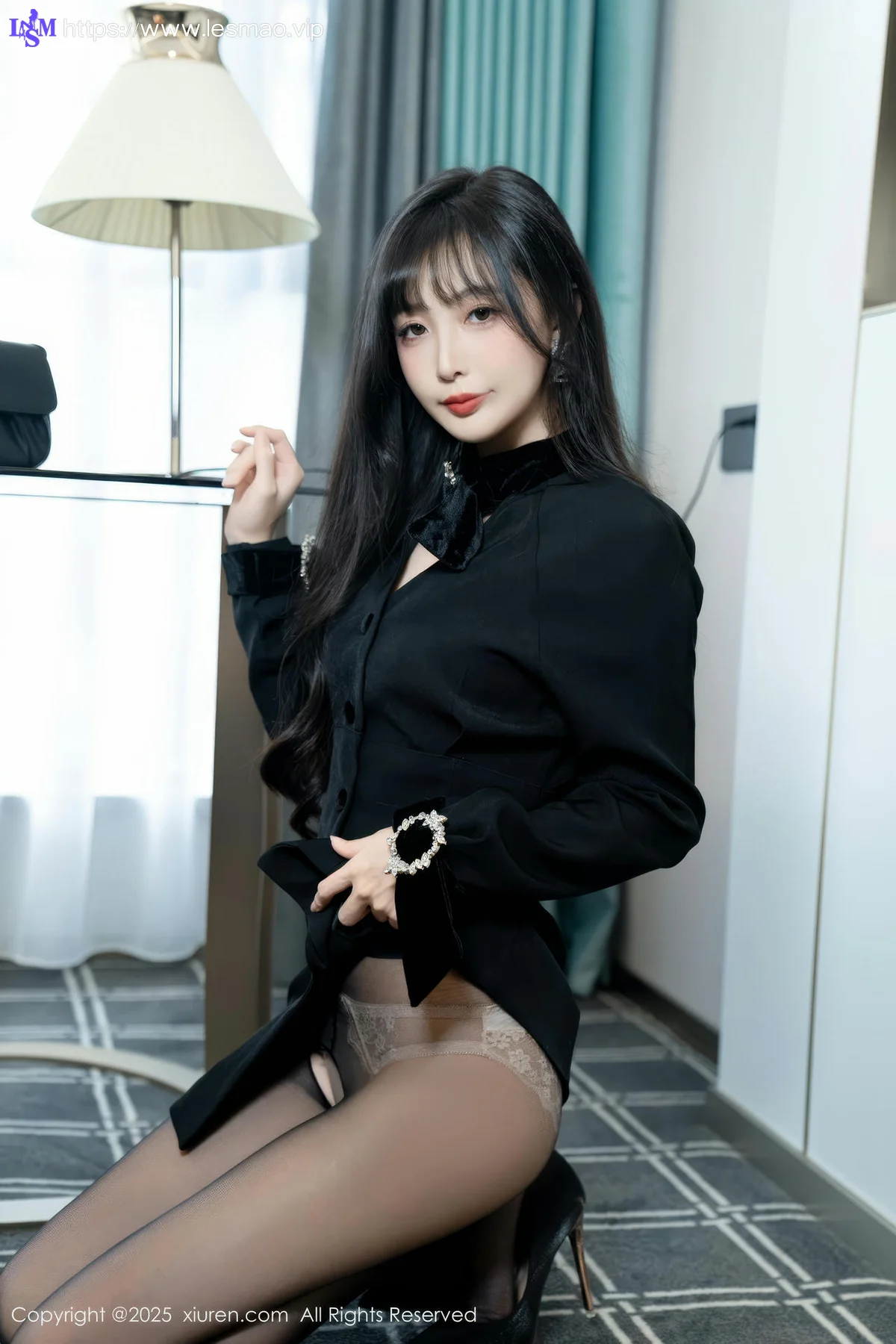 XiuRen 秀人 No.9918 樱桃小阑子 香肩丝袜美腿 - 24