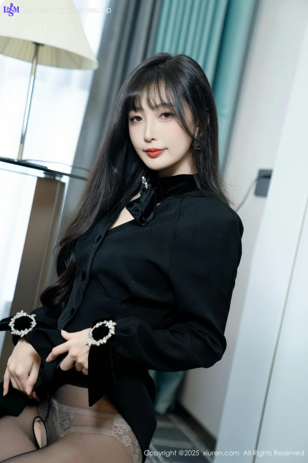 XiuRen 秀人 No.9918 樱桃小阑子 香肩丝袜美腿 - 25