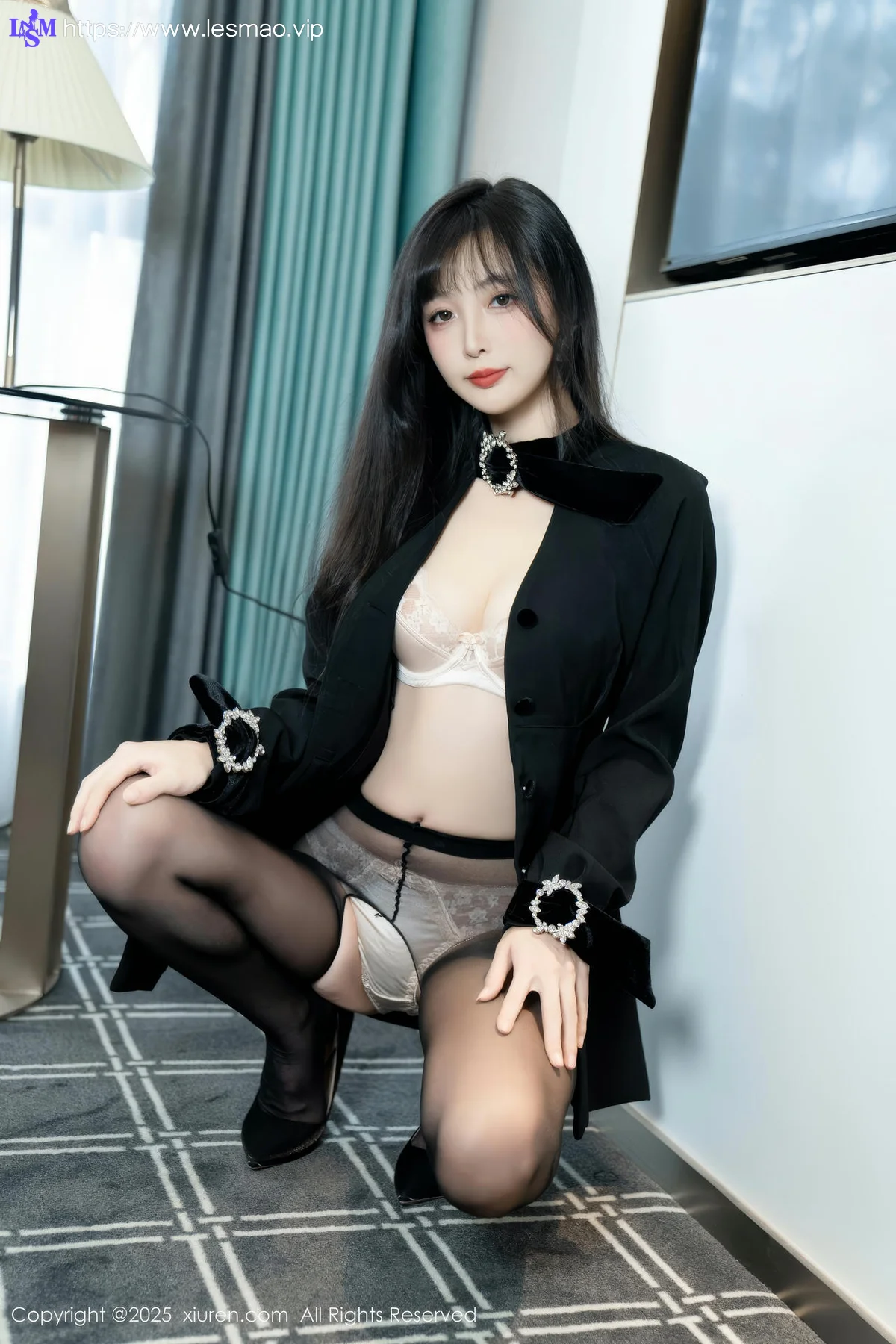 XiuRen 秀人 No.9918 樱桃小阑子 香肩丝袜美腿 - 39
