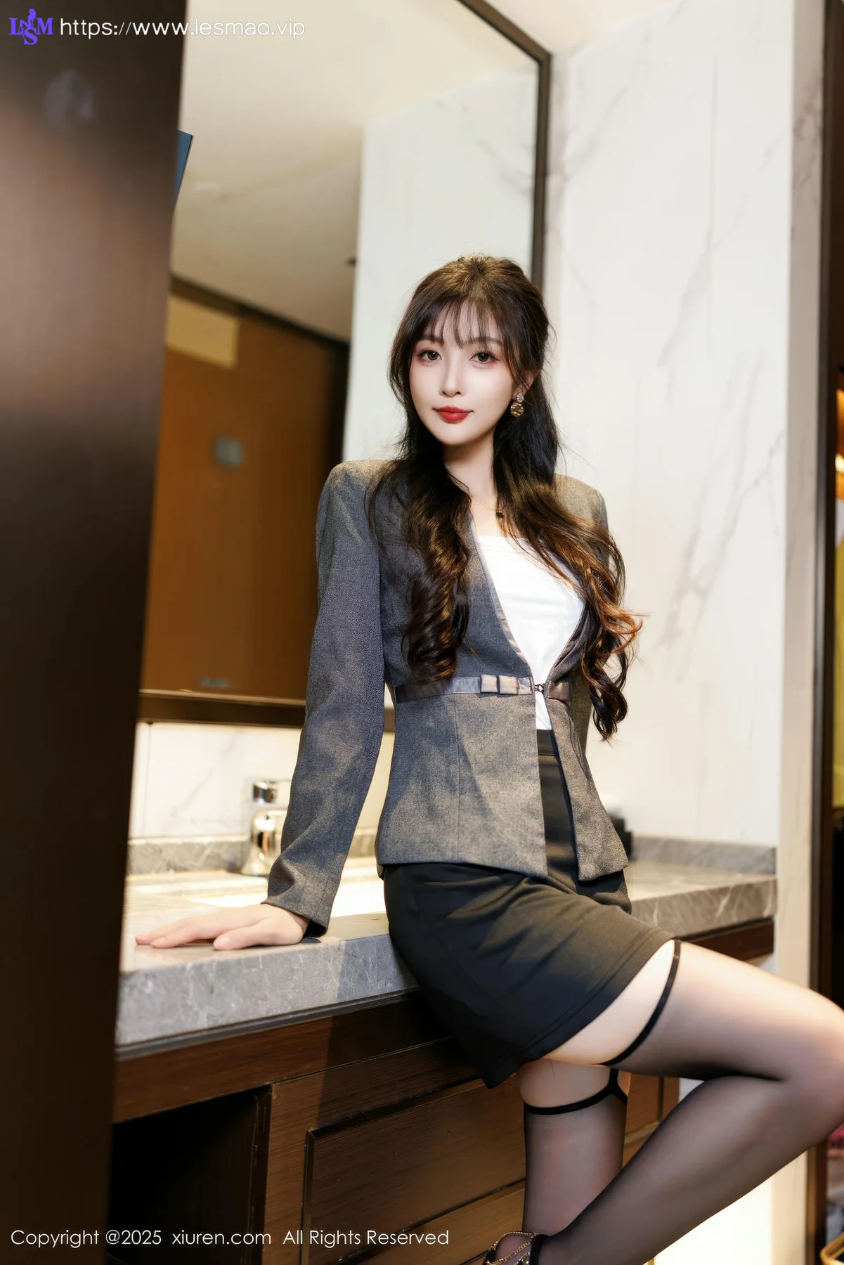XiuRen 秀人 No.9957 樱桃小阑子 紫色蕾丝内衣吊袜 - 1