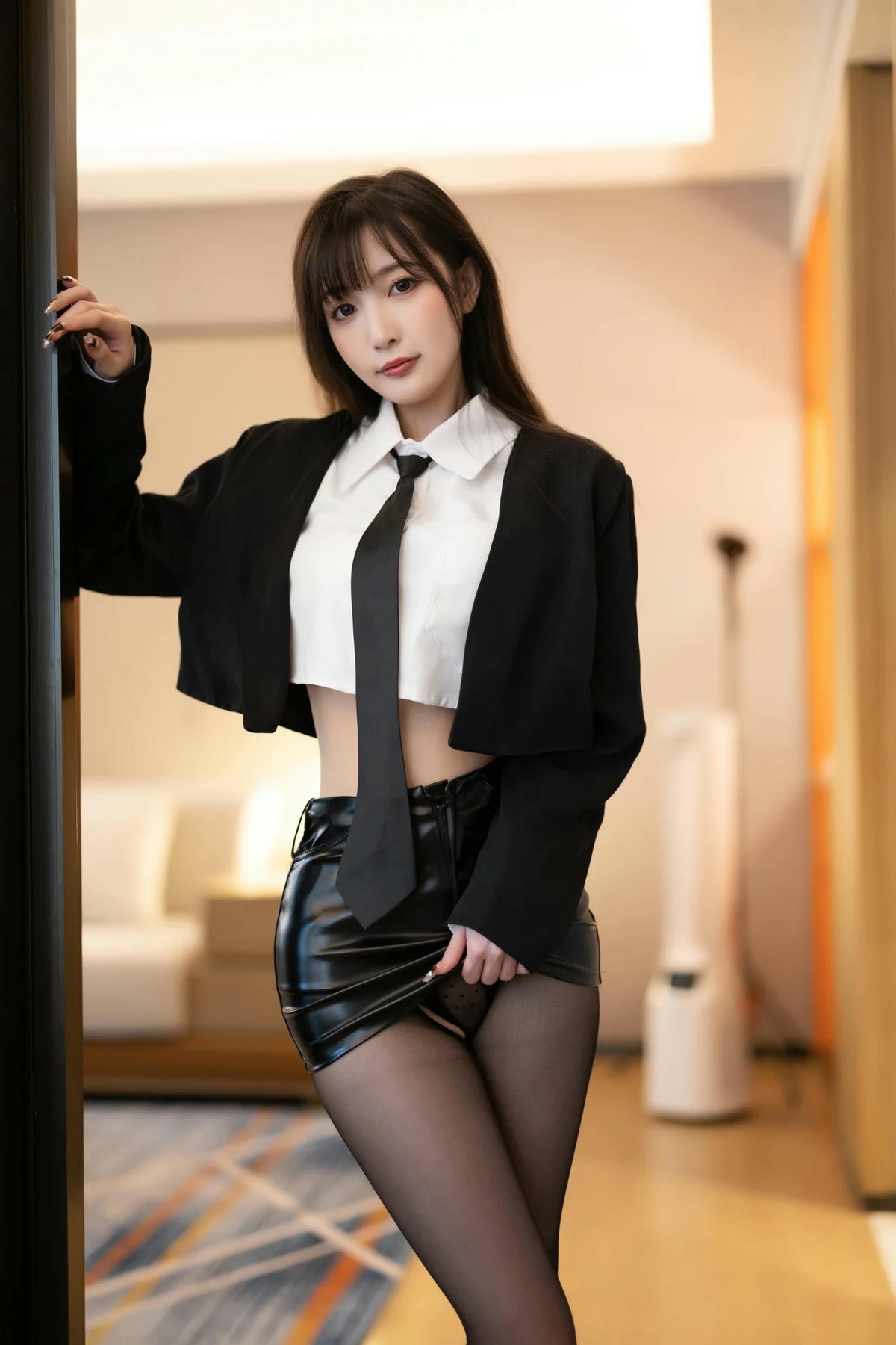 XiuRen 秀人 No.N004 林星阑皮裙爆乳诱惑 - 14