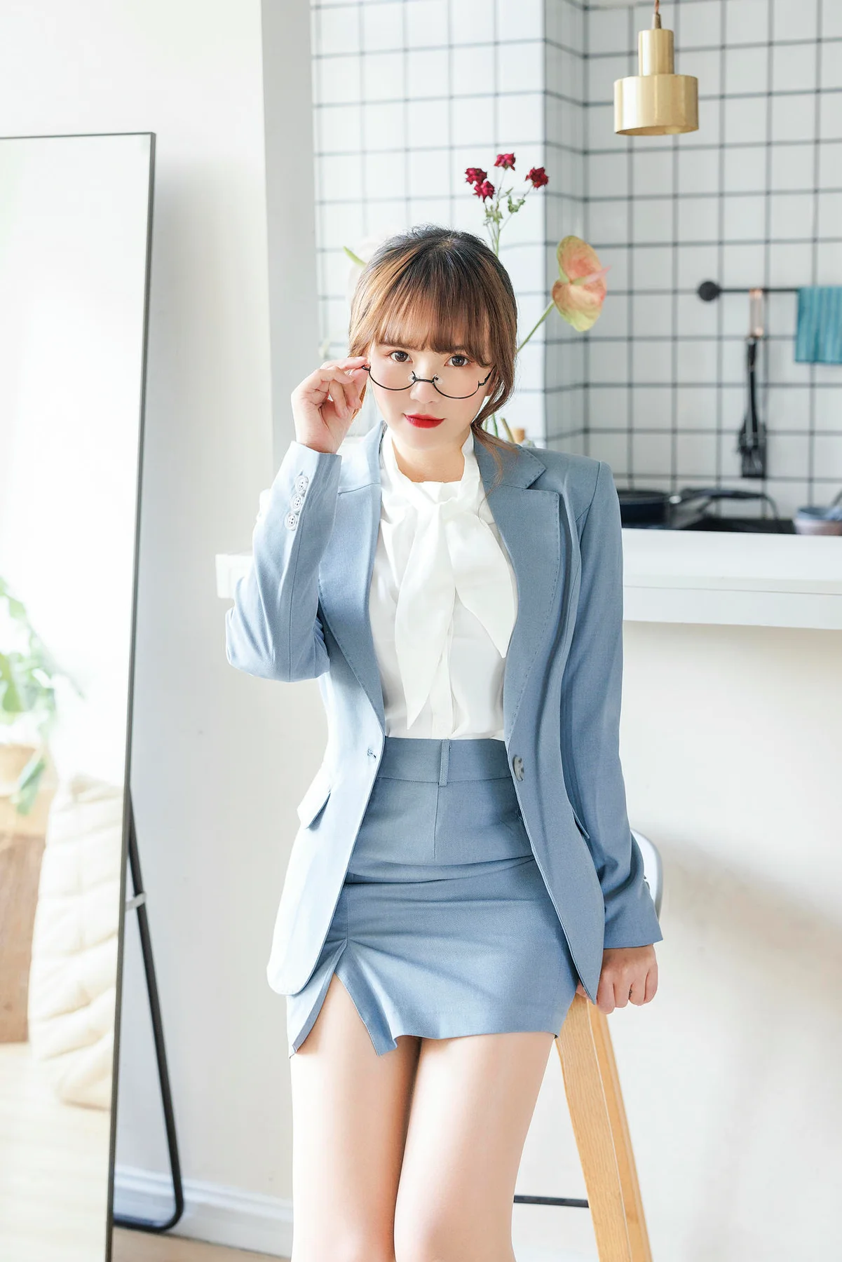 XiuRen 秀人 No.N016 张思允红色蕾丝眼镜美女 - 16