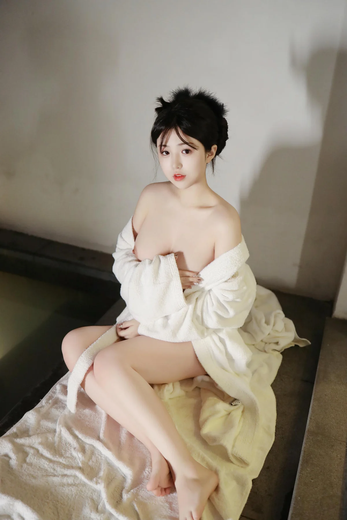 XiuRen 秀人 No.N020 陈小花睡袍玉体玉足写真 - 52