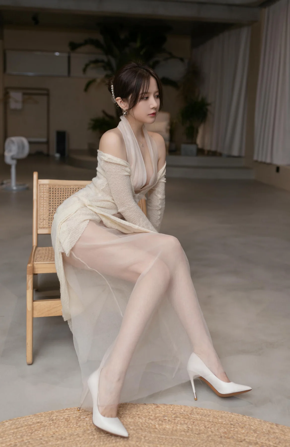 XiuRen 秀人 No.N021 鱼子酱Fish性感制服jk短裙 - 2