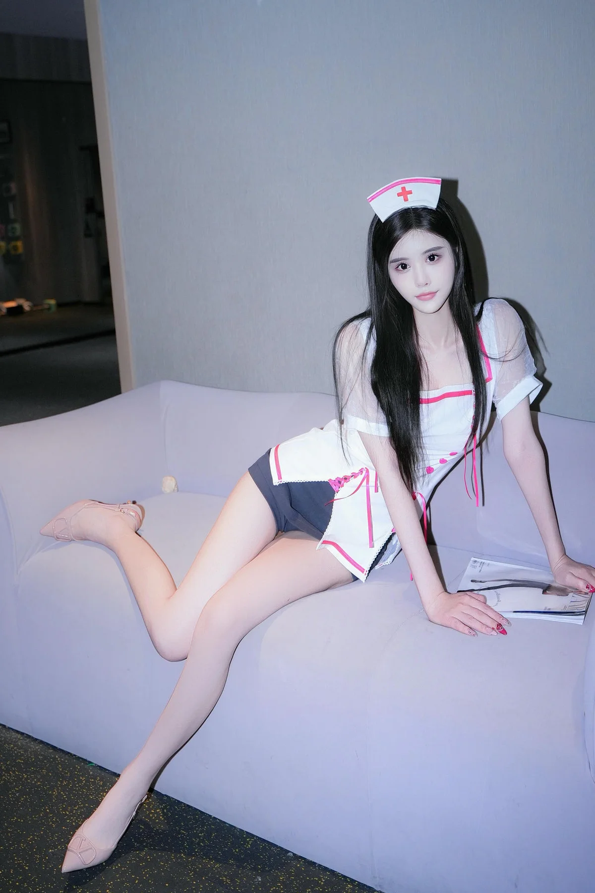 XiuRen 秀人 No.N035 晚苏susu护士制服美腿 - 14