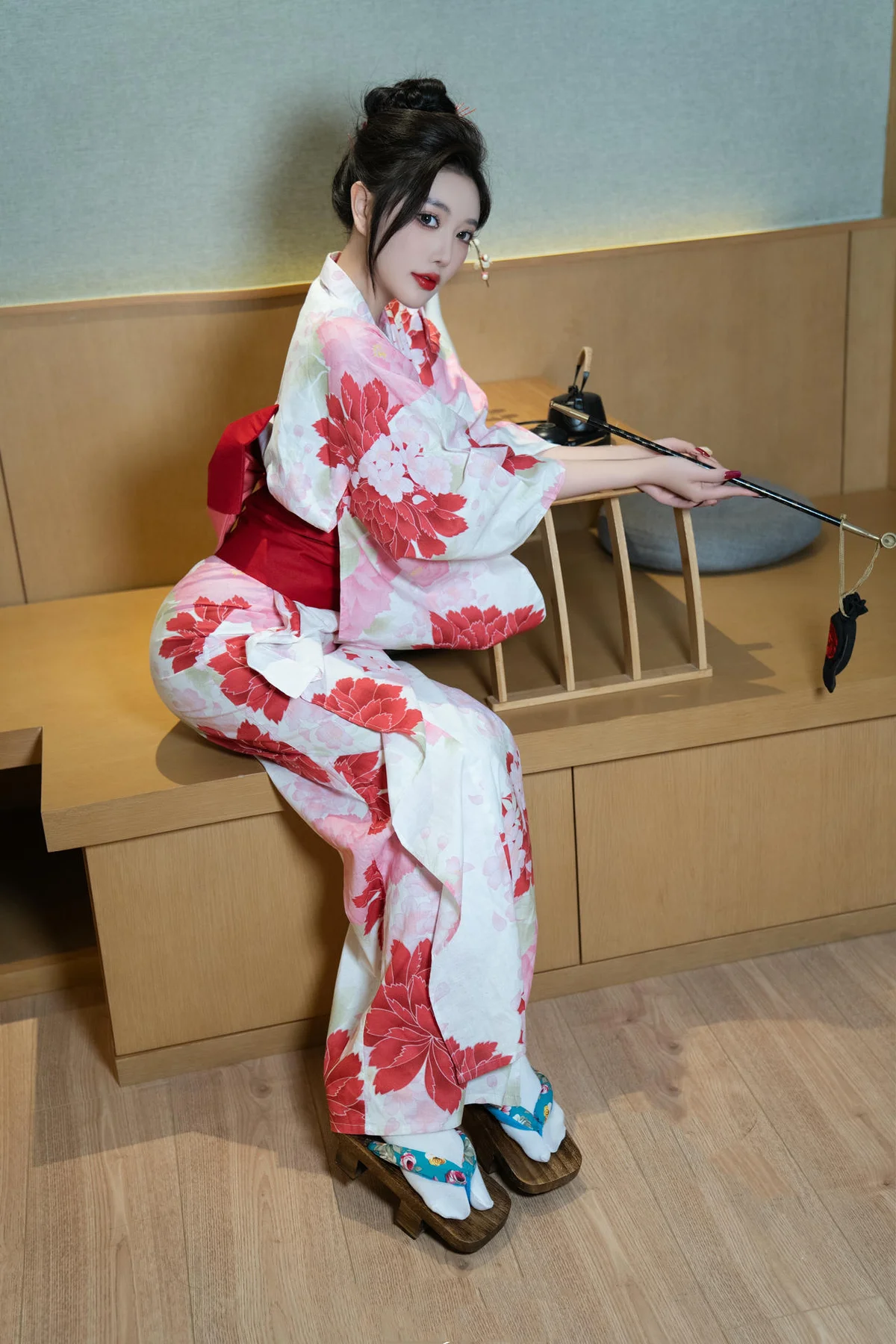 XiuRen 秀人 No.N048 杨晨晨制服写真 - 13