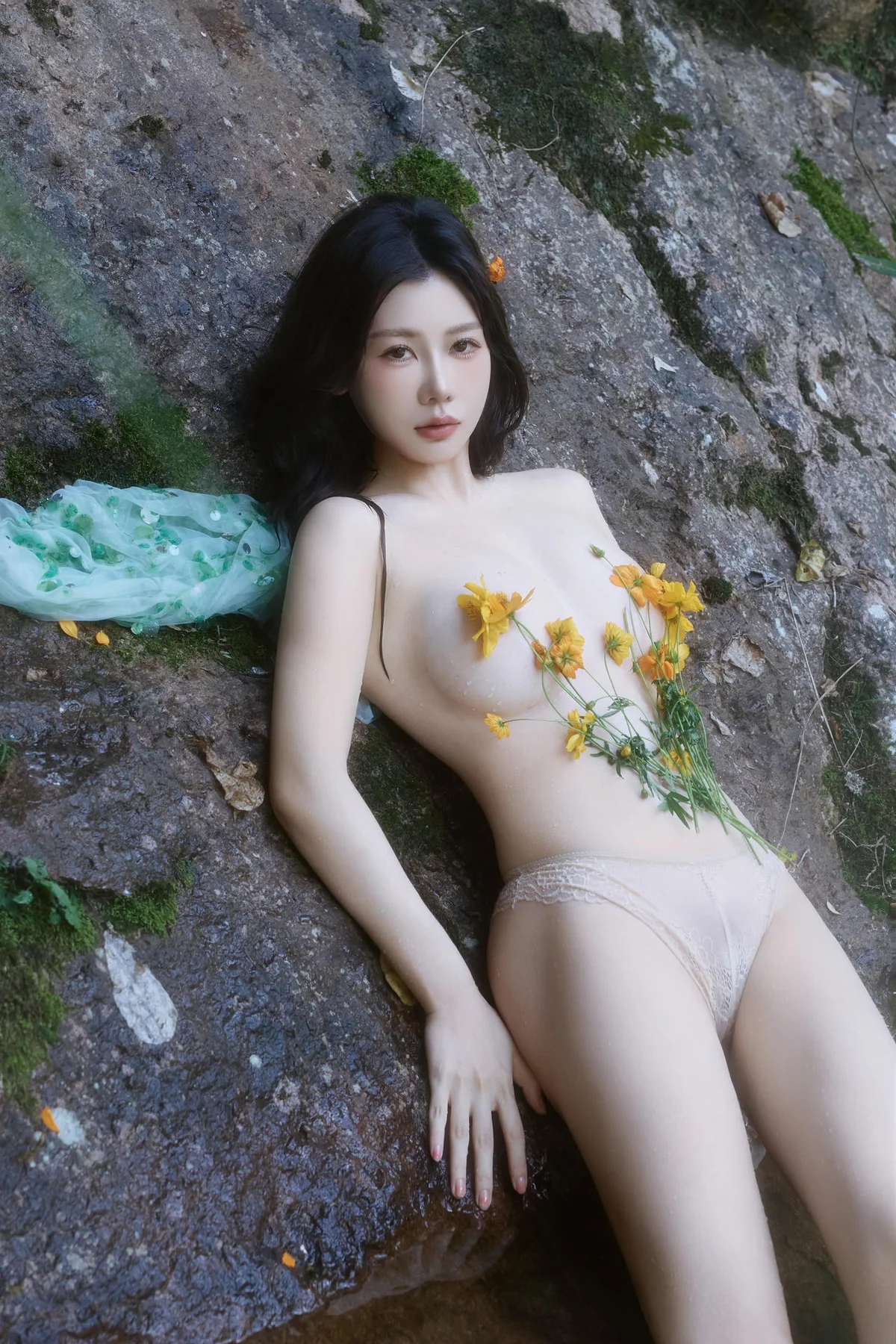 XiuRen 秀人 No.N055 尹甜甜湿身透视梦幻裙 - 2