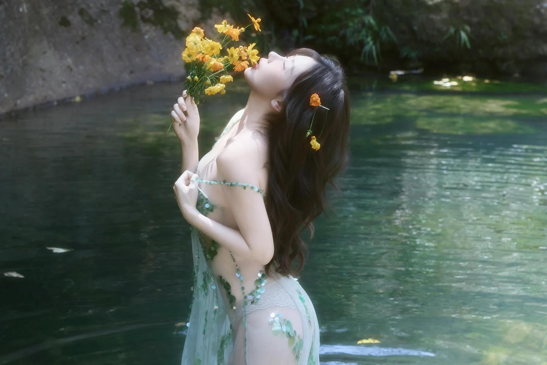 XiuRen 秀人 No.N055 尹甜甜湿身透视梦幻裙 - 37