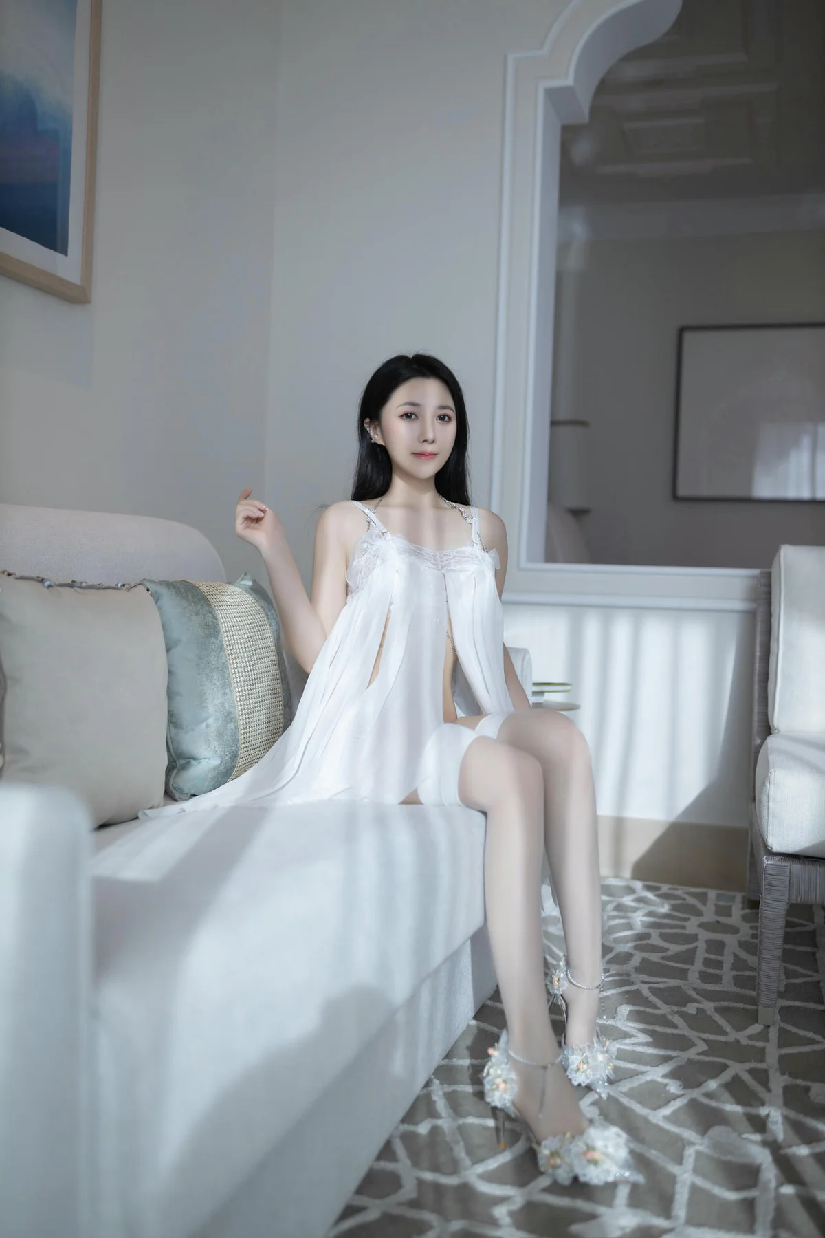 XiuRen 秀人 No.N061 鱼子酱Fish白色珍珠内裤纱裙 - 3