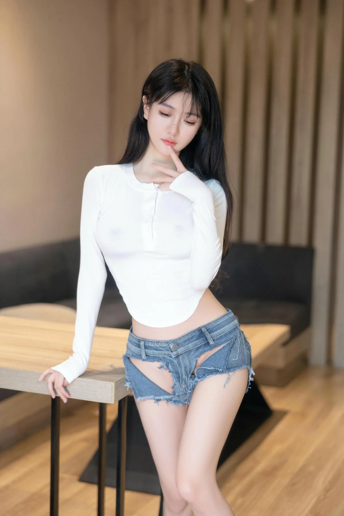 XiuRen 秀人 No.N097 谢小蒽诱惑超短牛仔裤 - 2