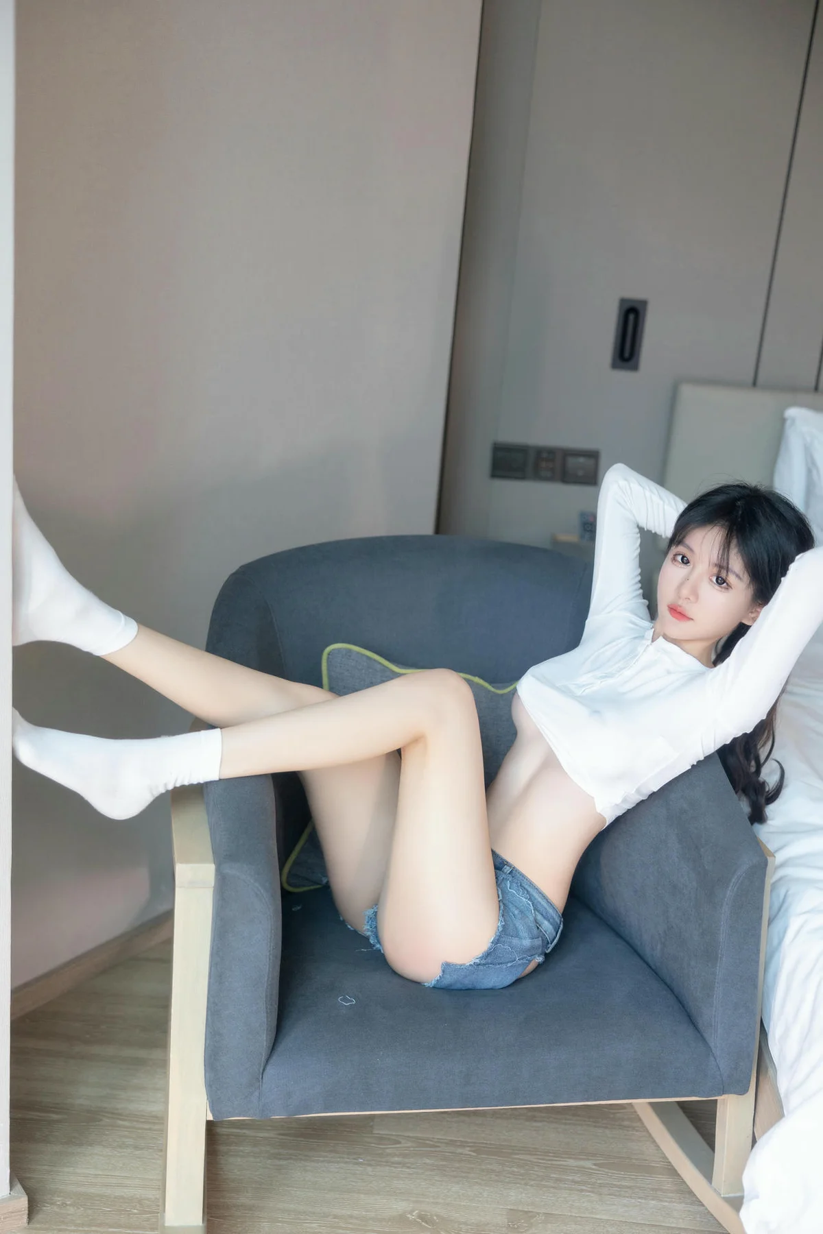 XiuRen 秀人 No.N097 谢小蒽诱惑超短牛仔裤 - 35
