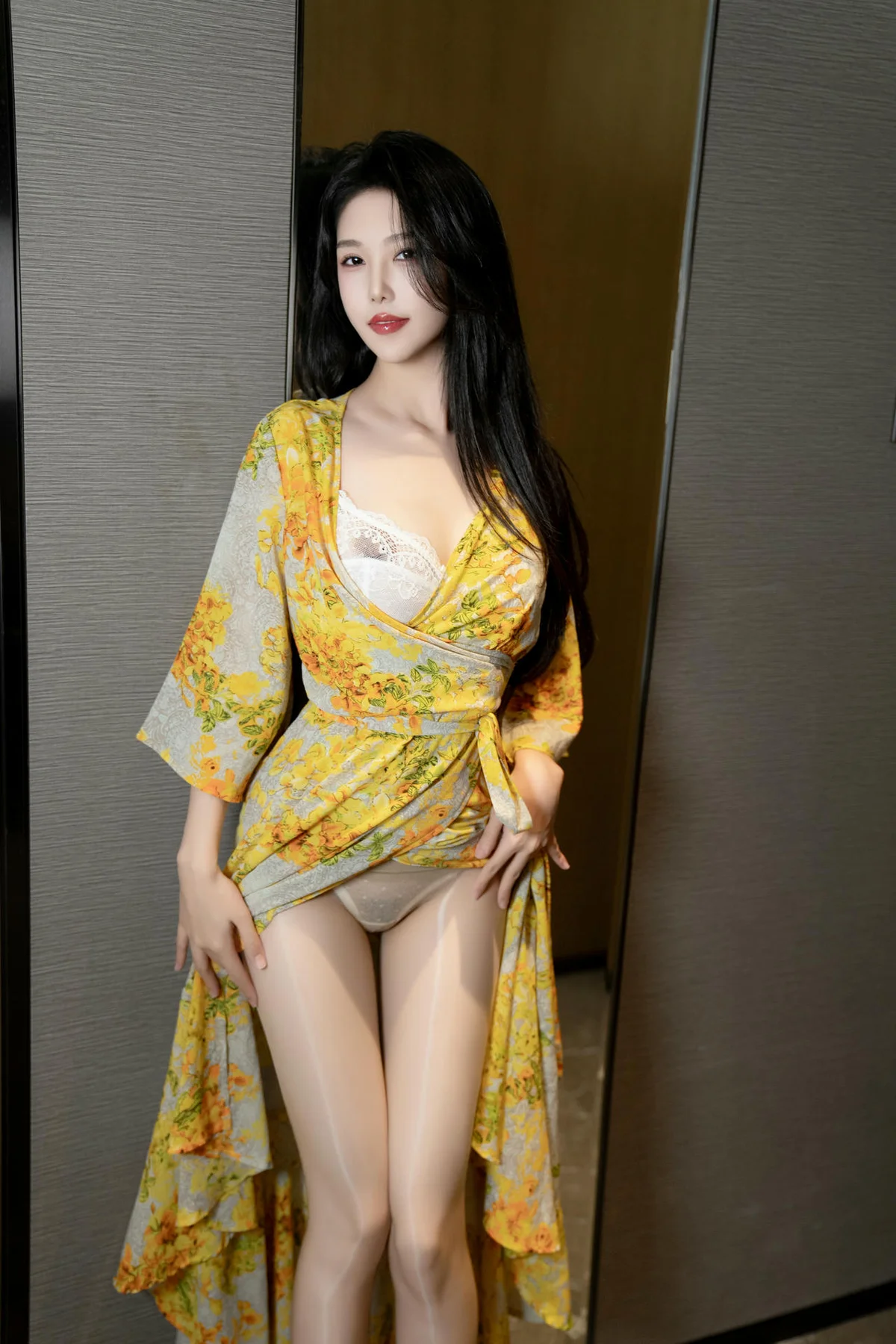 XiuRen 秀人 No.N156 利世黄色美裙诱惑肉丝 - 30