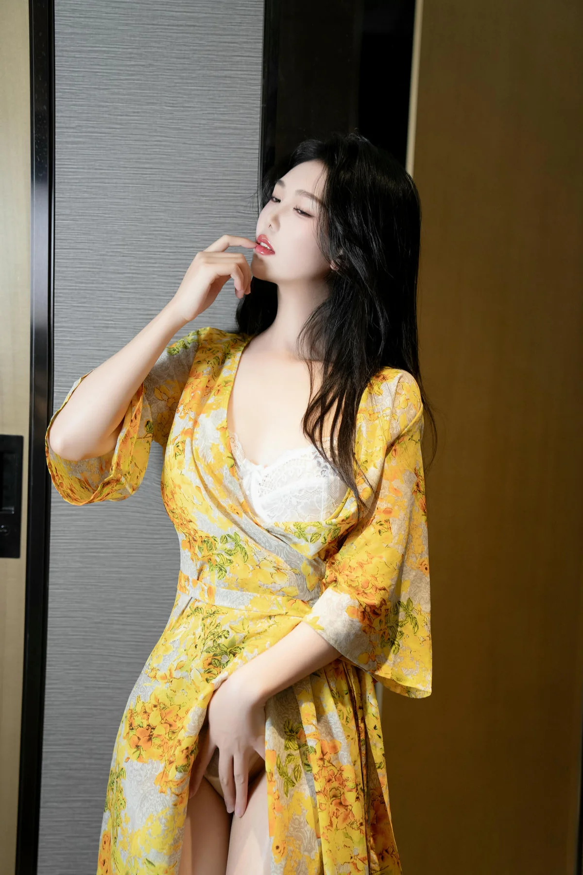 XiuRen 秀人 No.N156 利世黄色美裙诱惑肉丝 - 36