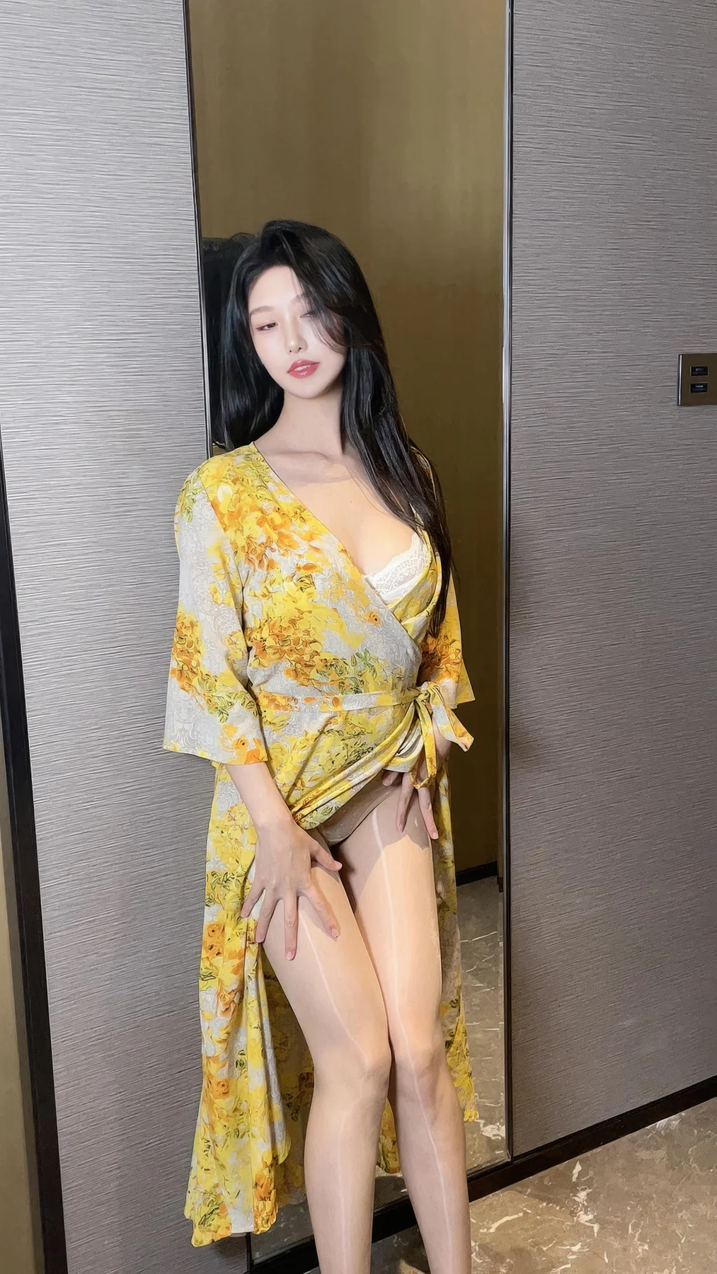 XiuRen 秀人 No.N156 利世黄色美裙诱惑肉丝 - 128