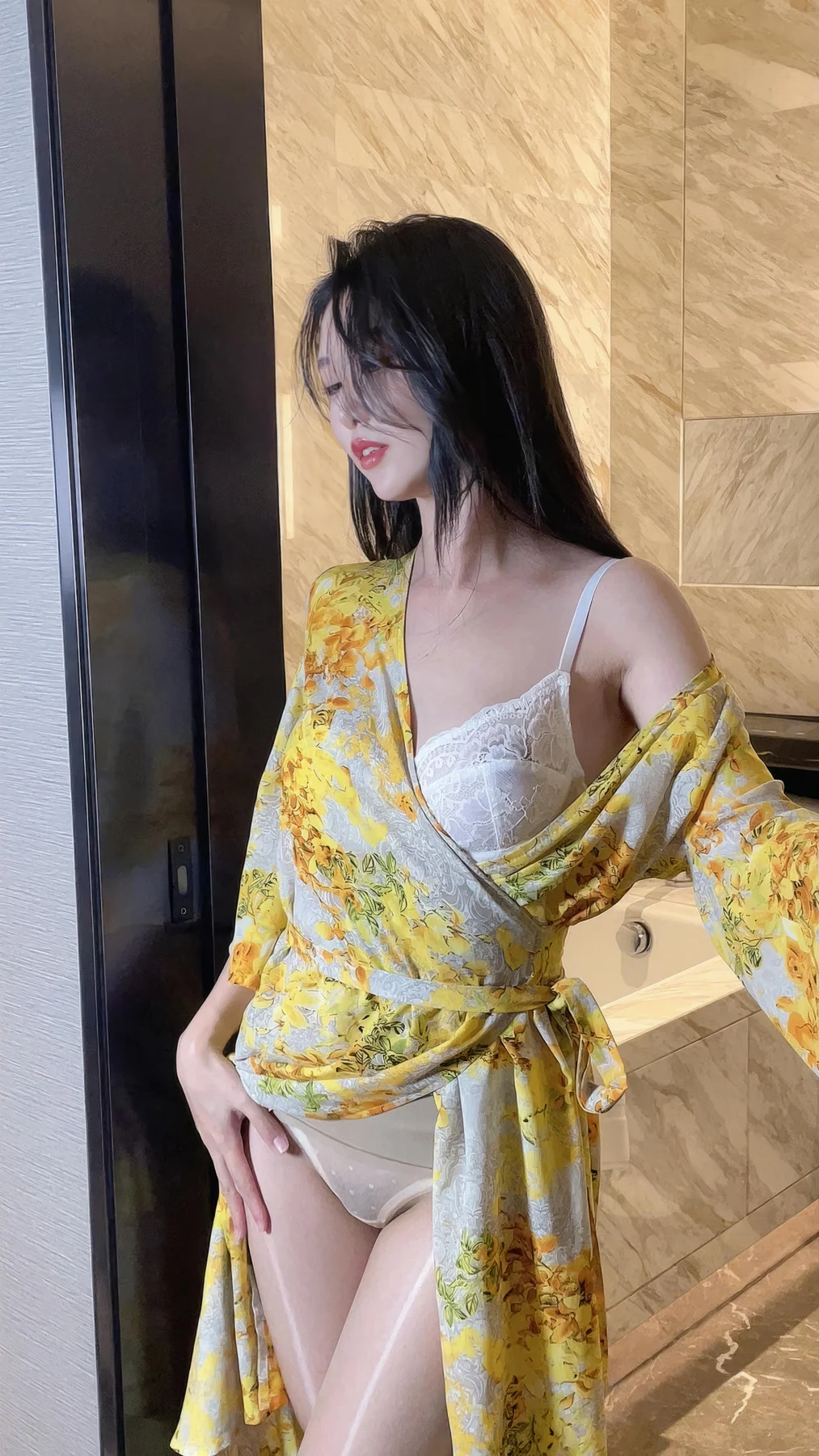 XiuRen 秀人 No.N156 利世黄色美裙诱惑肉丝 - 131