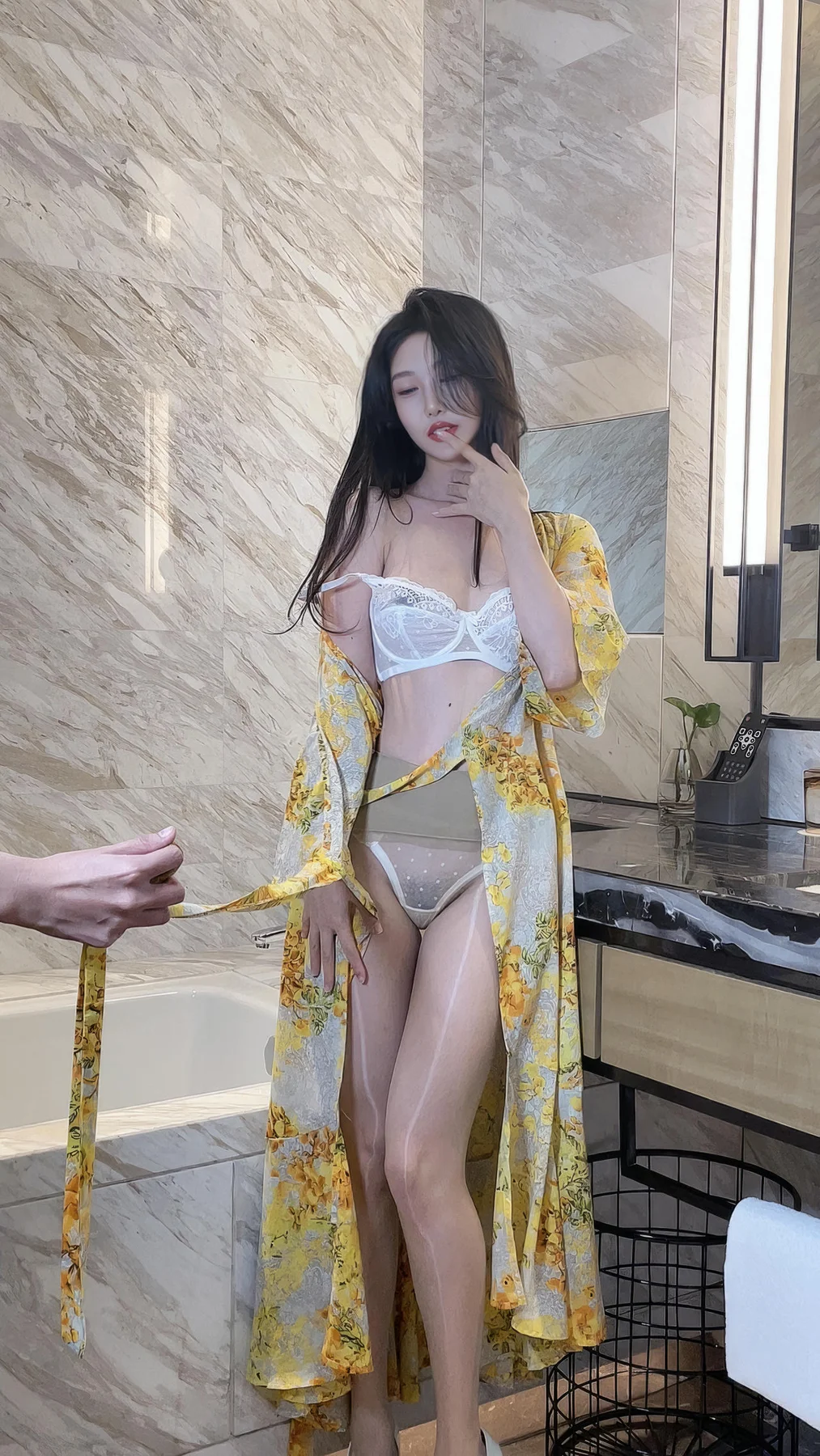XiuRen 秀人 No.N156 利世黄色美裙诱惑肉丝 - 135