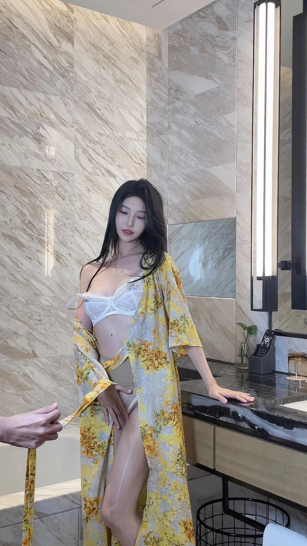 XiuRen 秀人 No.N156 利世黄色美裙诱惑肉丝 - 136