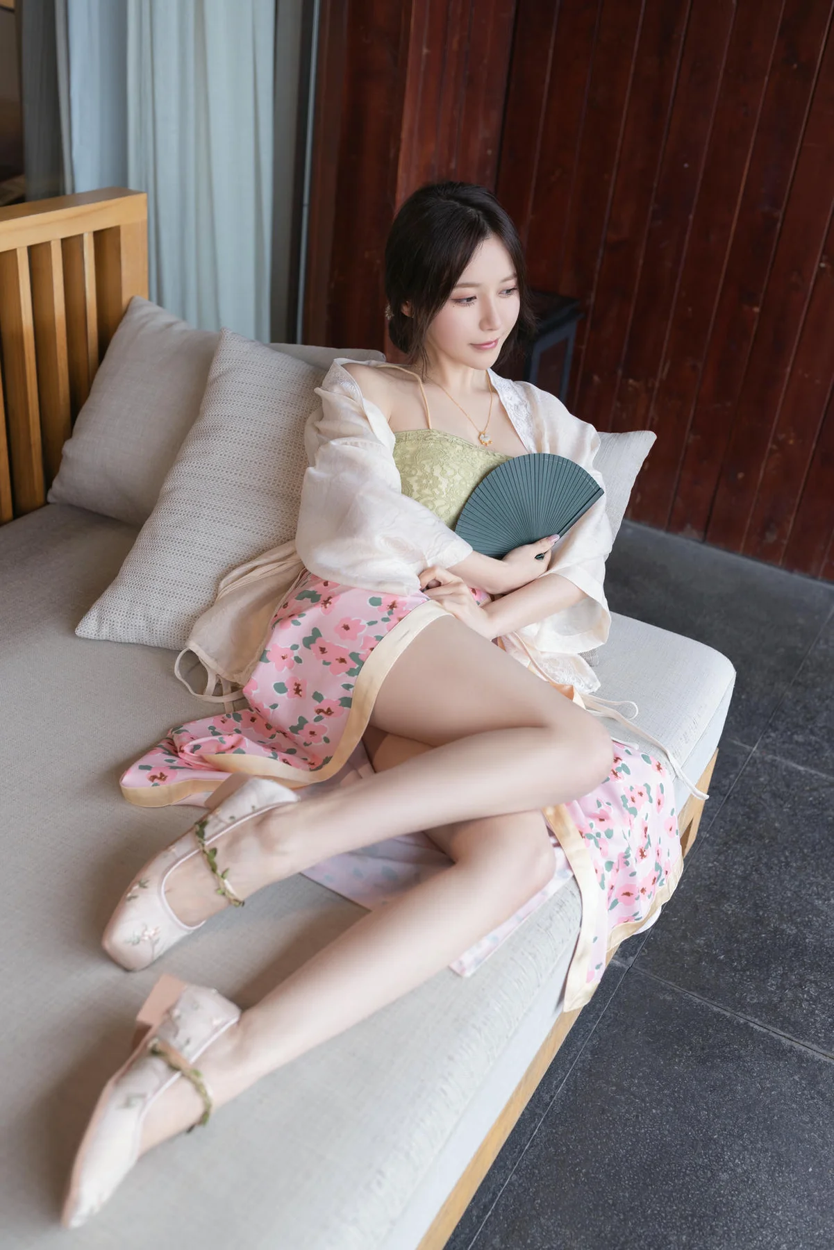 XiuRen 秀人 No.N173 鱼子酱Fish古风服饰美腿 - 12